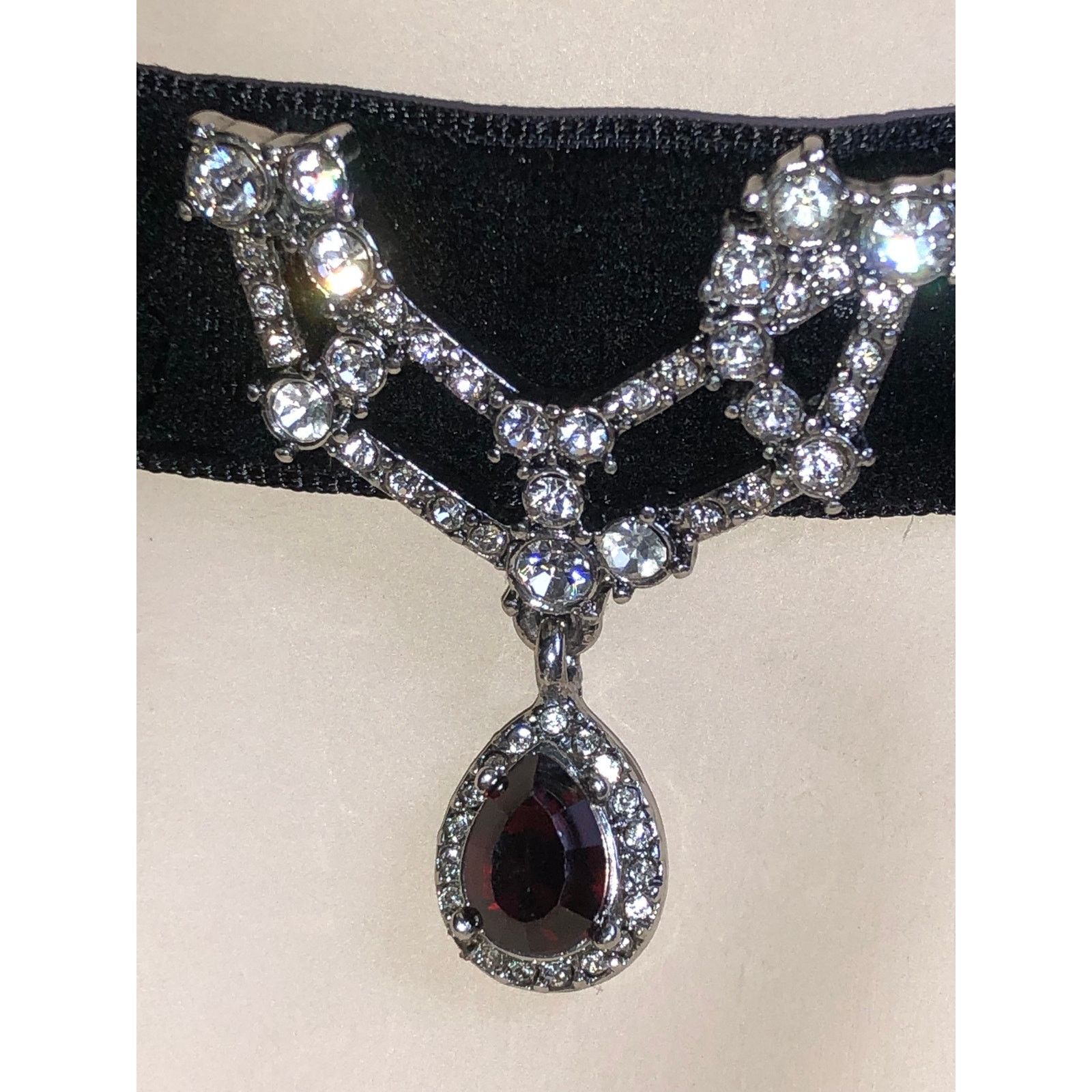 Other CHLOE + ISABEL velvet noir crystal garnet tear choker - N056 Size ONE SIZE - 2 Thumbnail