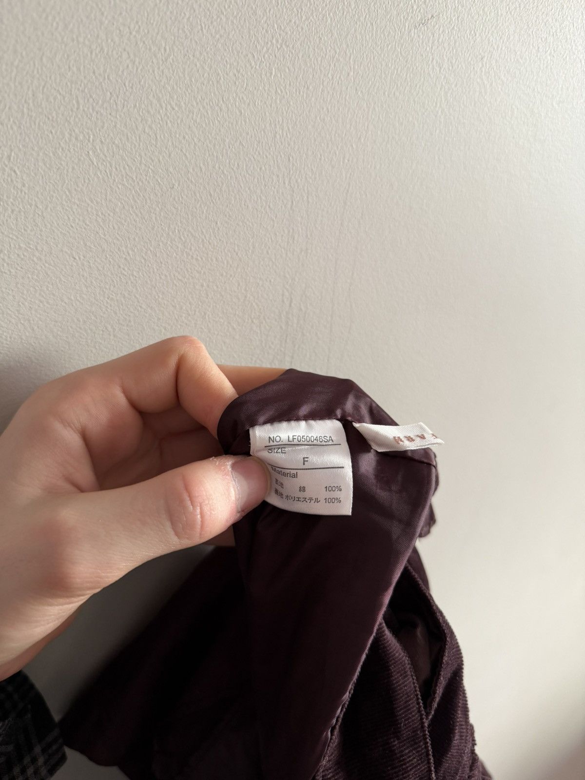 LOWRYS FARM Vintage Lowrys Farm Burgundy Corduroy Pleated Mini Skirt Size 26" / US 2 / IT 38 - 8 Thumbnail