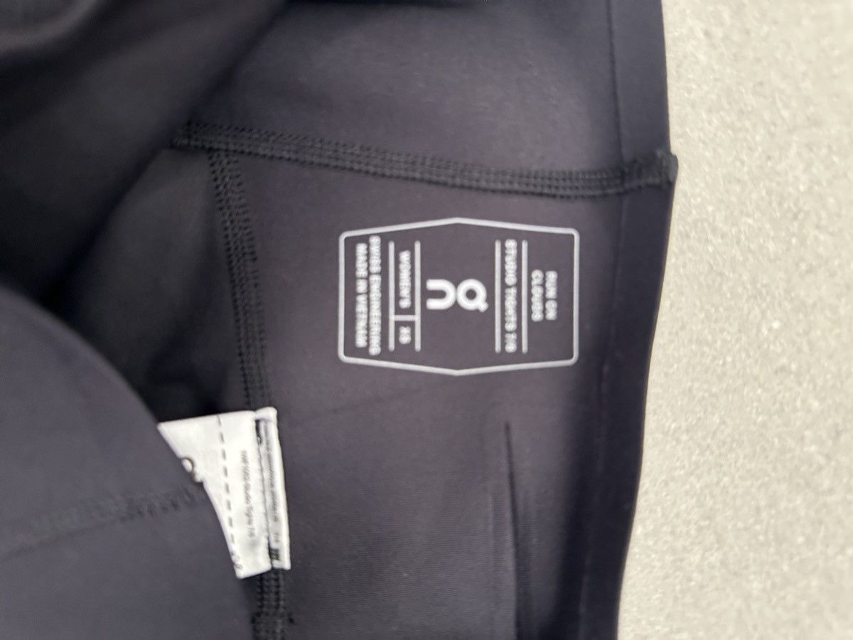 On On Running Studio Tight 7/8 Size 26" / US 2 / IT 38 - 11 Thumbnail