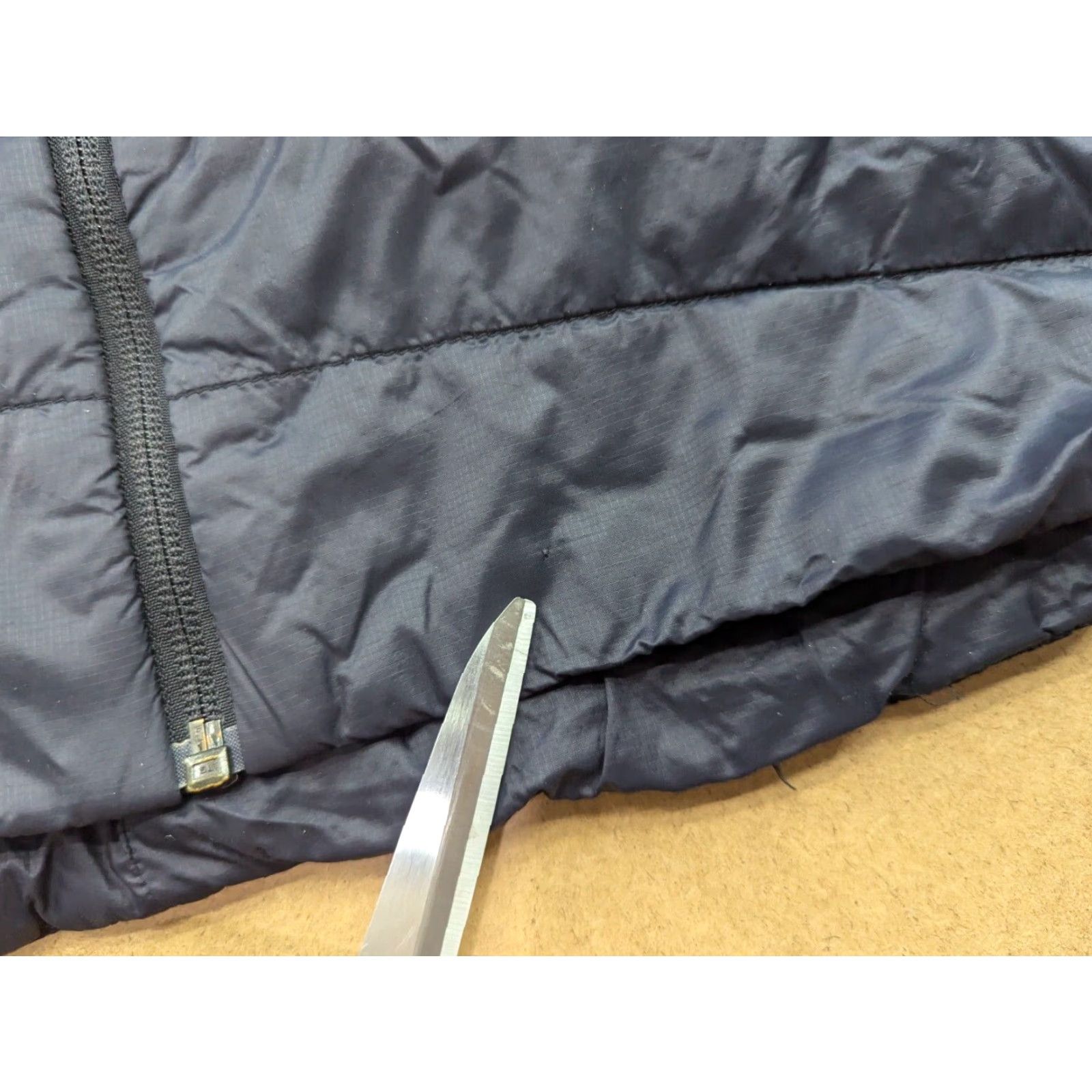 Vintage NORRONA Falketind Womens Down 750 Jacket Medium Black Quilted Lightweight Puffer Jacket Womens Medium Black Size M / US 6-8 / IT 42-44 - 4 Thumbnail