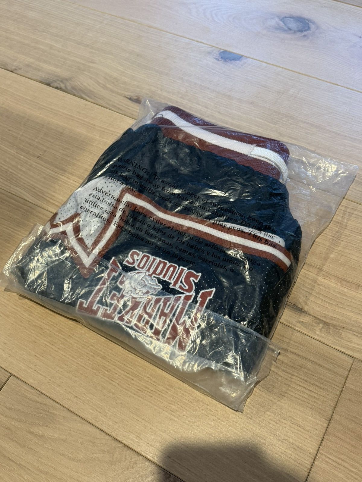 Market MARKET BULLDOGS MESH SHORTS Size US 32 / EU 48 - 8 Thumbnail