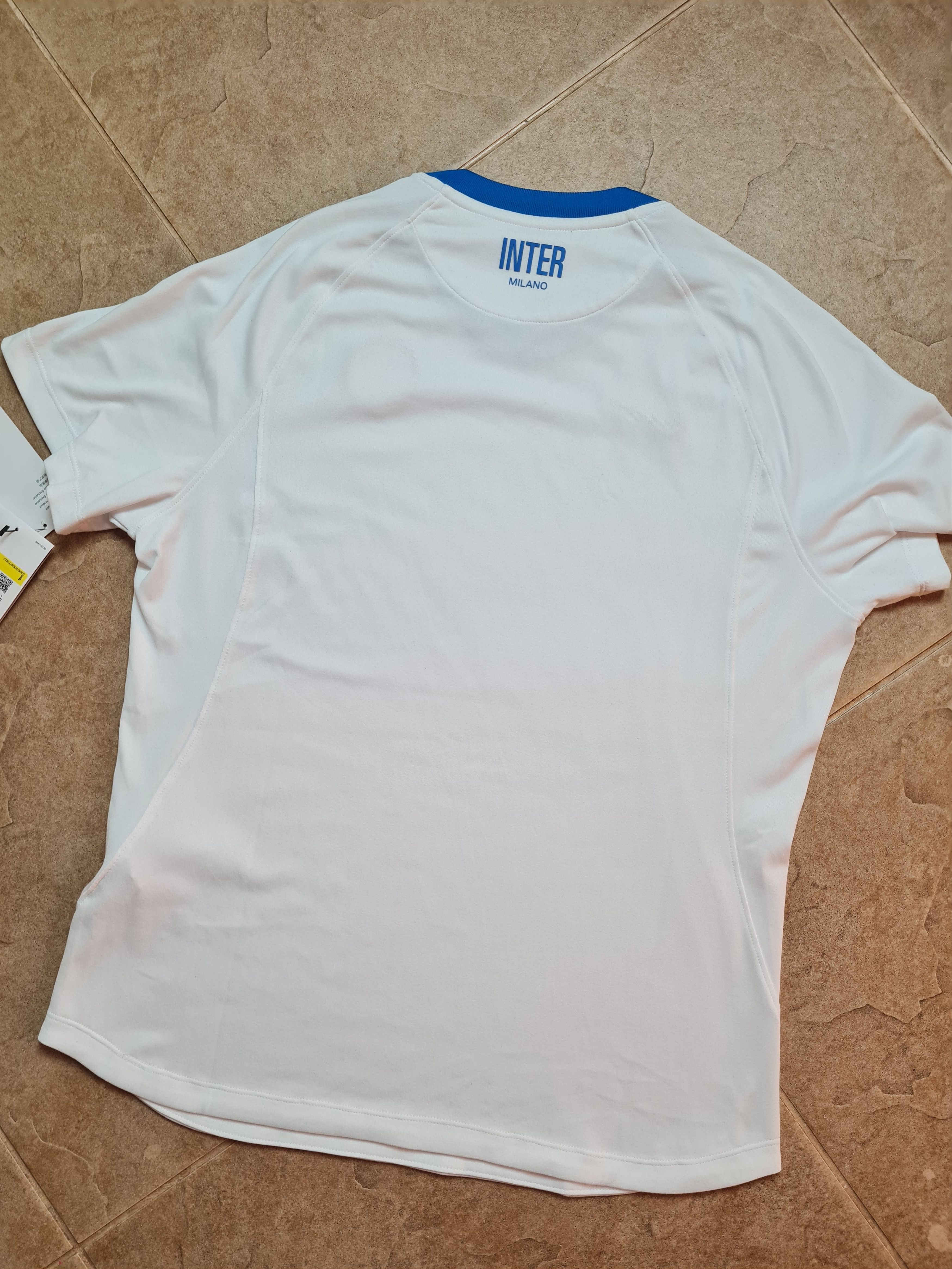 Nike Jersey Nike Inter 21-22 Lifestyle Shirt Leaked Would Have Size S / US 4 / IT 40 - 17 Thumbnail