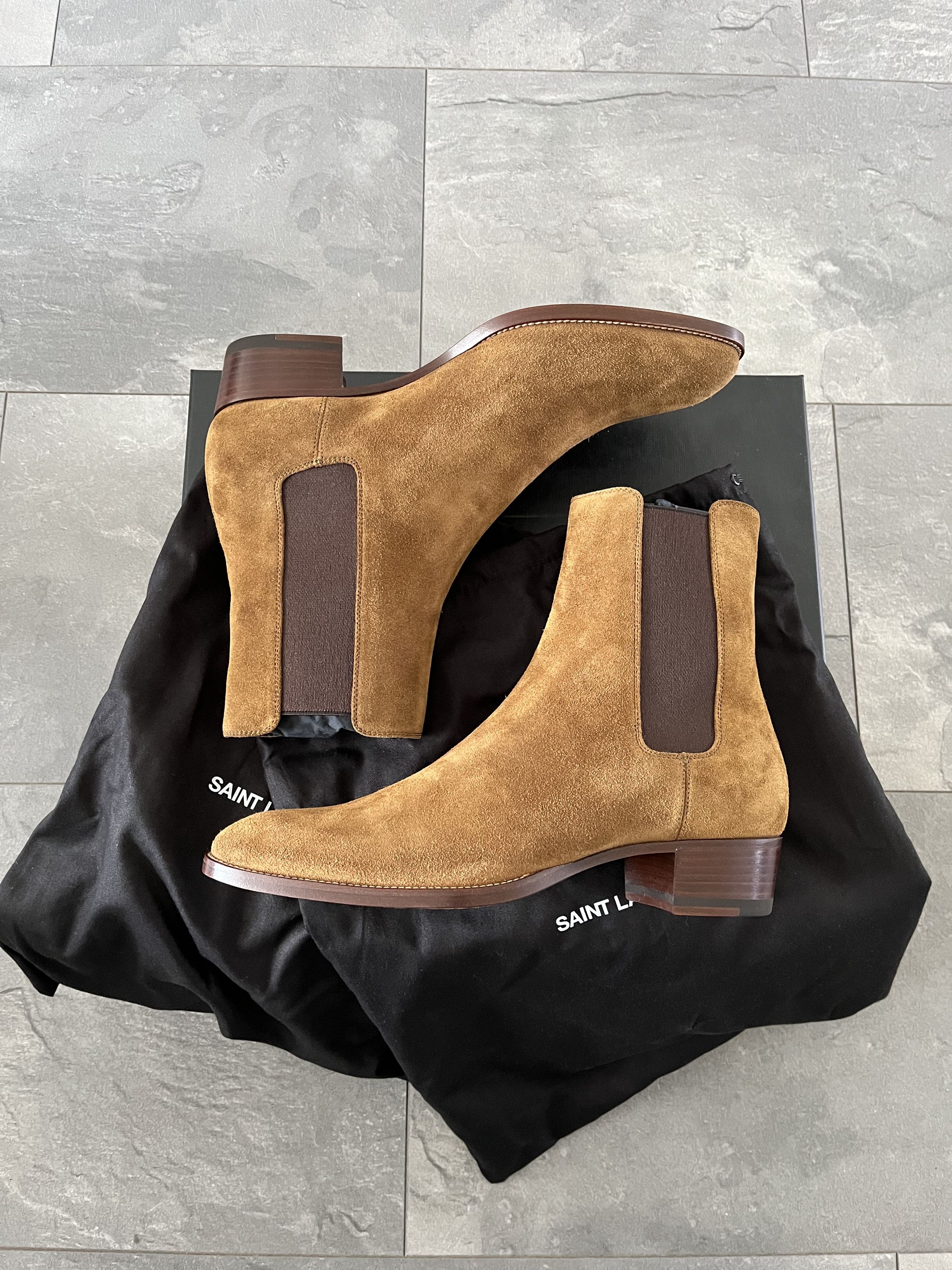 Saint Laurent Paris Saint Laurent Wyatt Chelsea Boots | Grailed