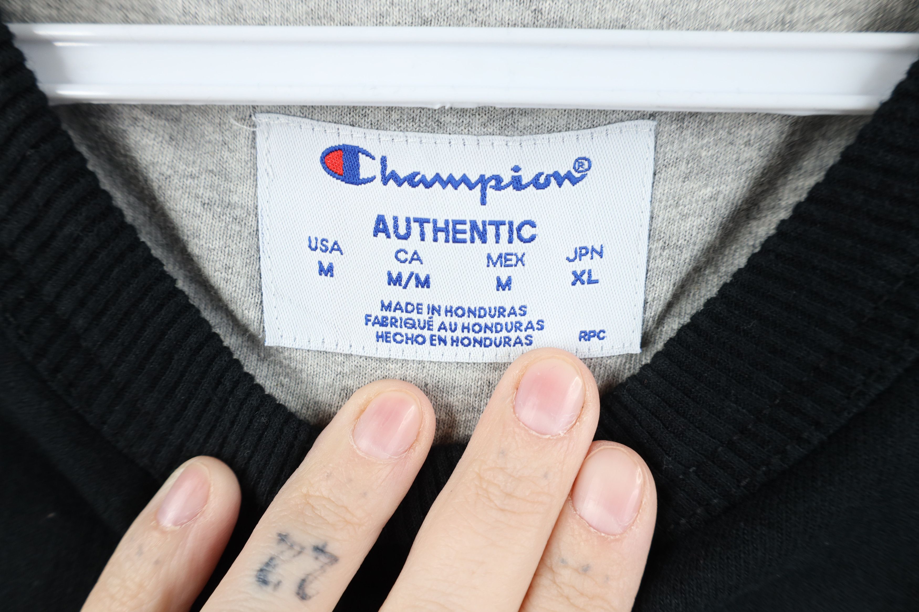 Champion Vintage Y2K Champion Monochrome Crewneck Sweatshirt Black Size US M / EU 48-50 / 2 - 9 Thumbnail