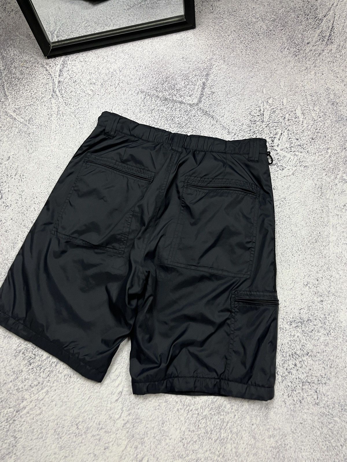 Nike Vintage 00’s Nike Vintage Nylon Shorts Swoosh Y2K Black Hype Size US 31 - 11 Thumbnail