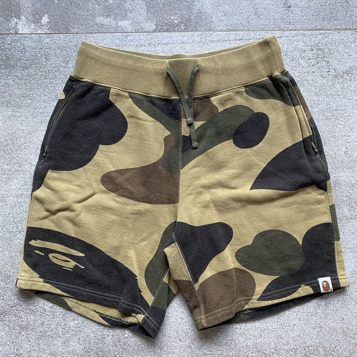 Bape Bape Giant 1st Green Camo Cargo Shorts Size US 30 / EU 46 - 1 Thumbnail