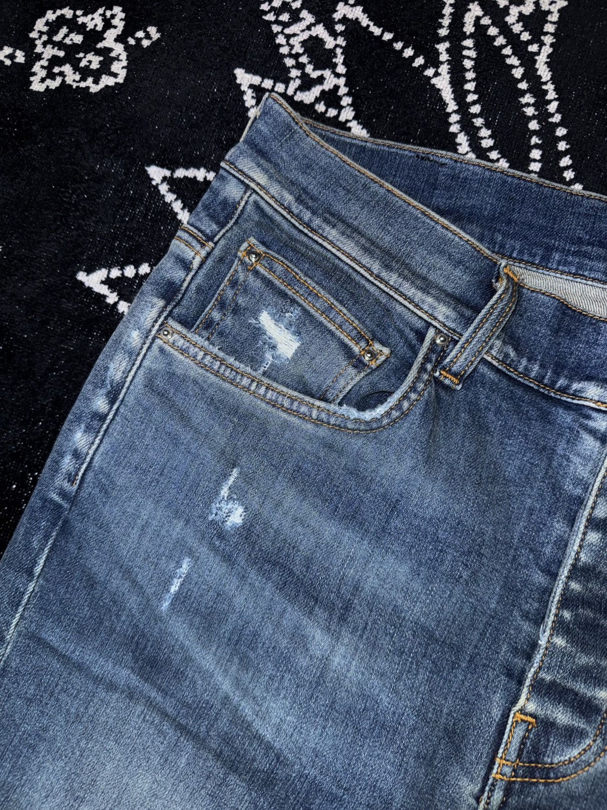 Amiri AMIRI BASIC DISTRESSED JEANS Size US 32 / EU 48 - 9 Thumbnail