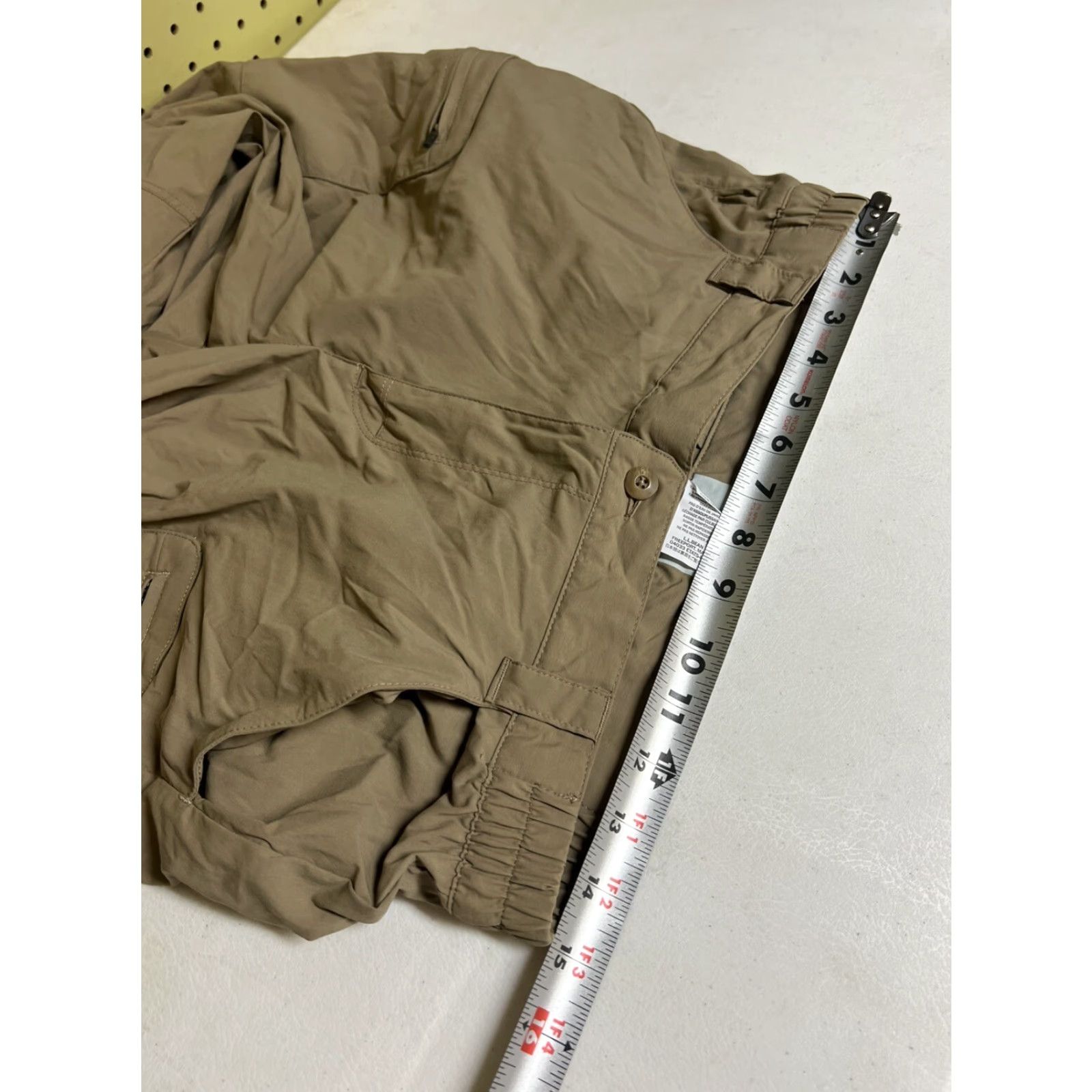 Vintage L. L. Bean Hiking Pants Mens Small REG Tan Nylon Cargo Pockets Flat Front Belted Tapered Inseam 32 Short Reg Mens Size US 29 - 5 Thumbnail