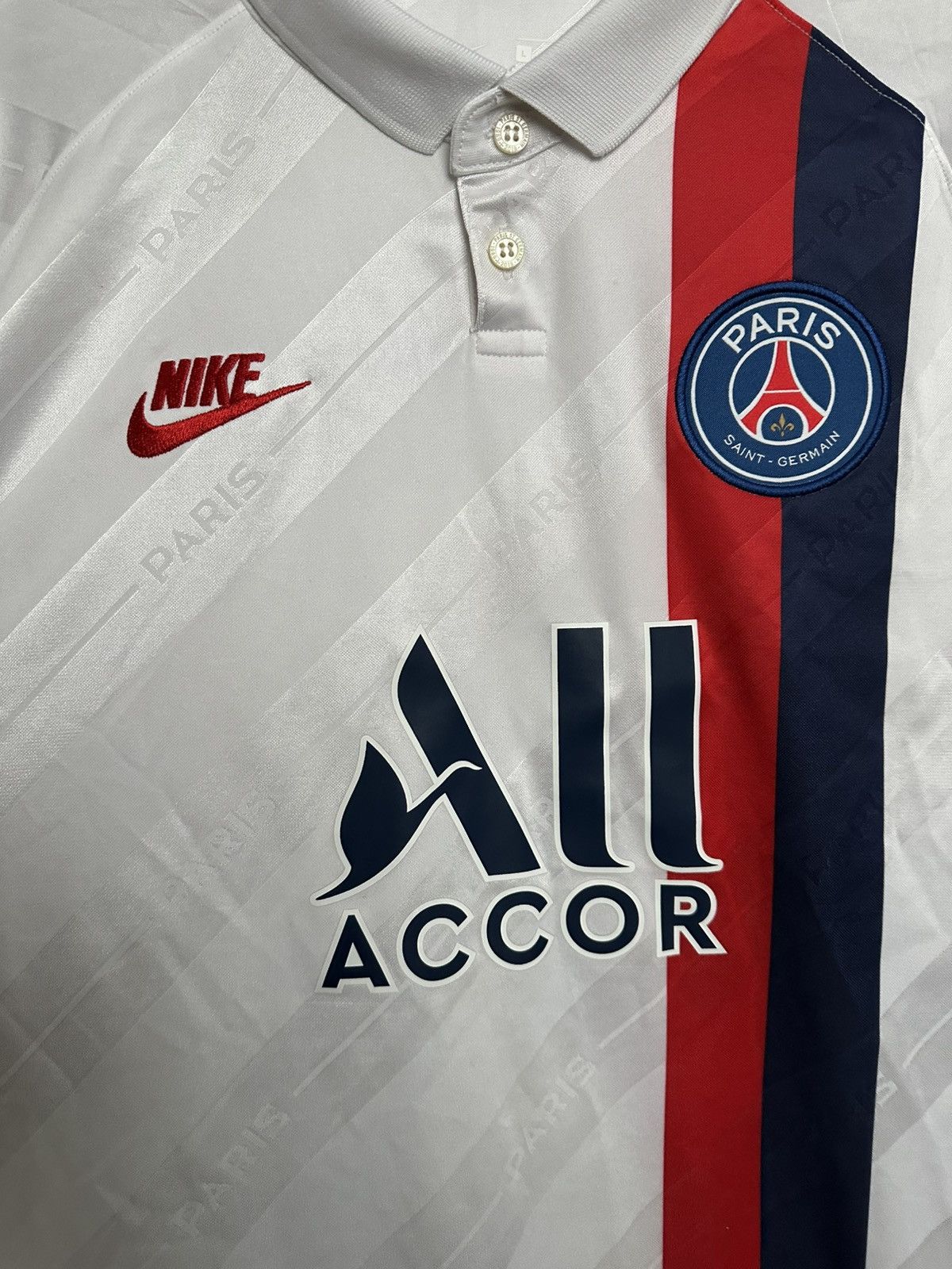 Nike 2019/2020 Nike Paris Saint Germain PSG Mbappe Soccer Jersey Size US L / EU 52-54 / 3 - 9 Thumbnail