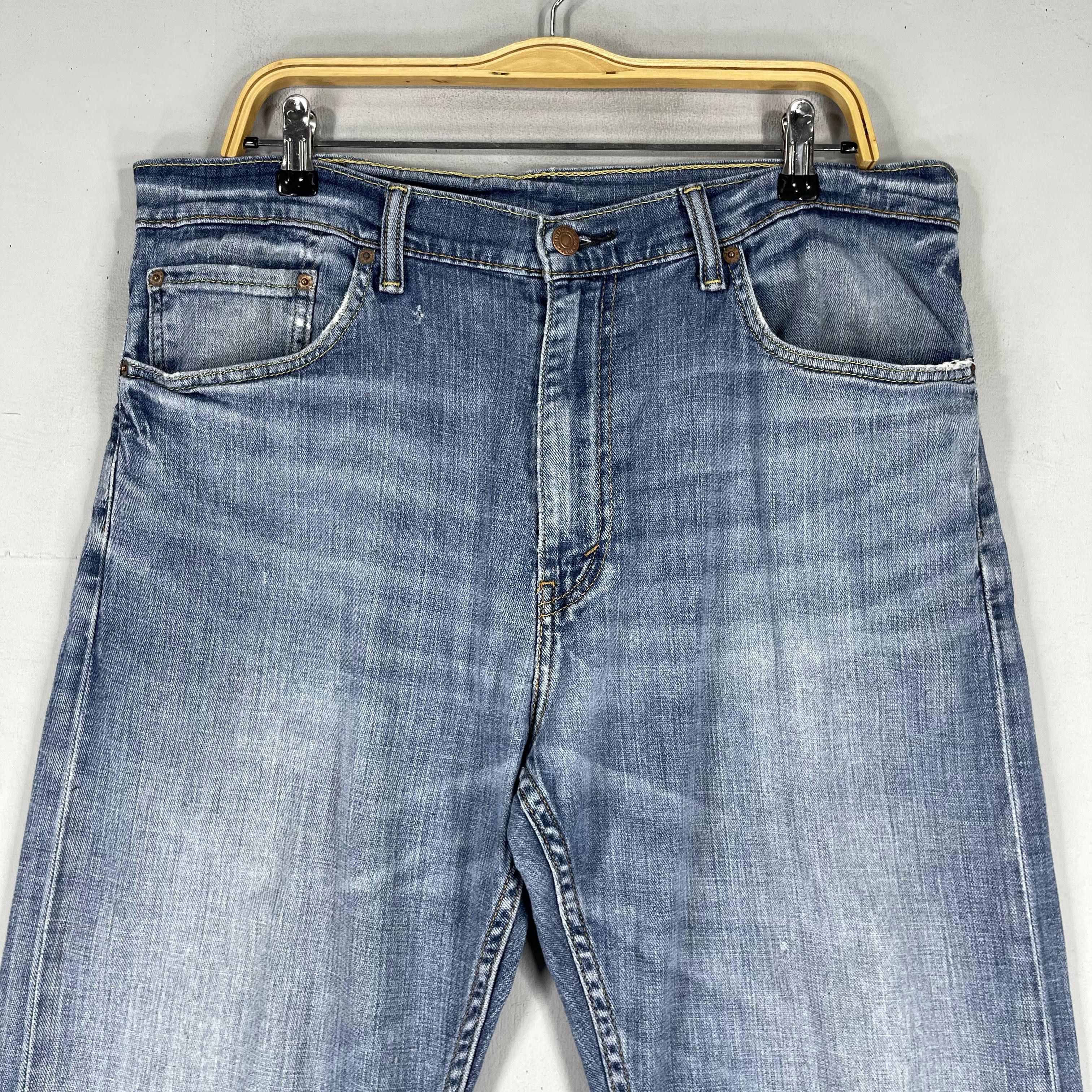 Levi's × Vintage Size 36 Vintage Levis 505 Distressed Medium Wash Jeans Size US 36 / EU 52 - 2 Thumbnail