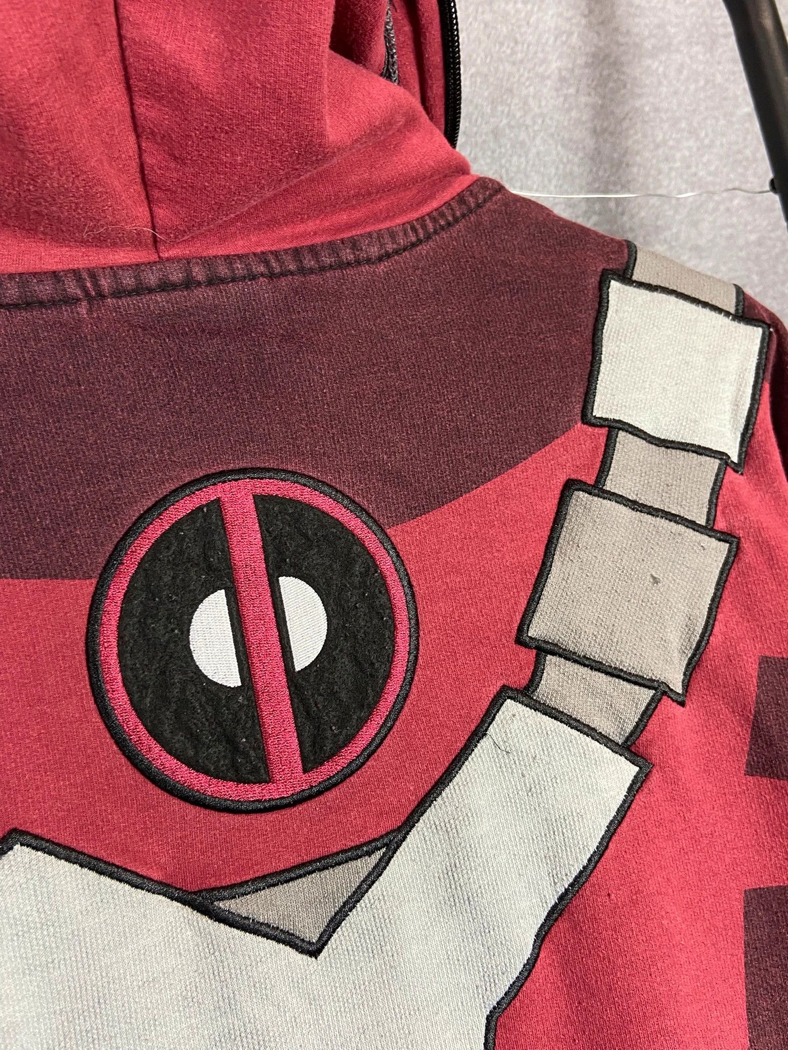 Marvel Comics Hoodie Marvel Deadpool red costume zip up jacket L Size US L / EU 52-54 / 3 - 6 Thumbnail