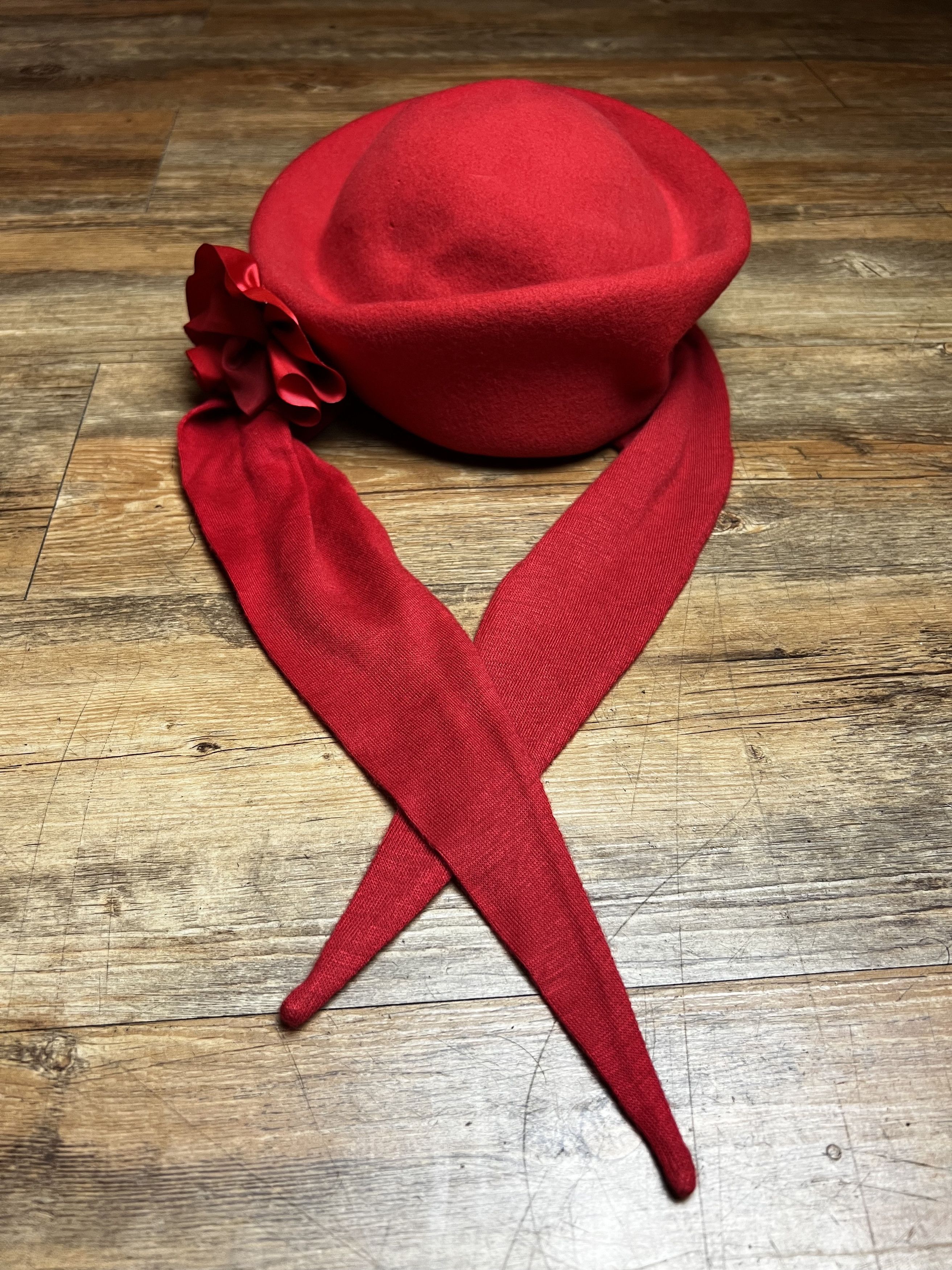 Vintage 1940's-1950's Betmar Wool French Beret Pill Box Hat