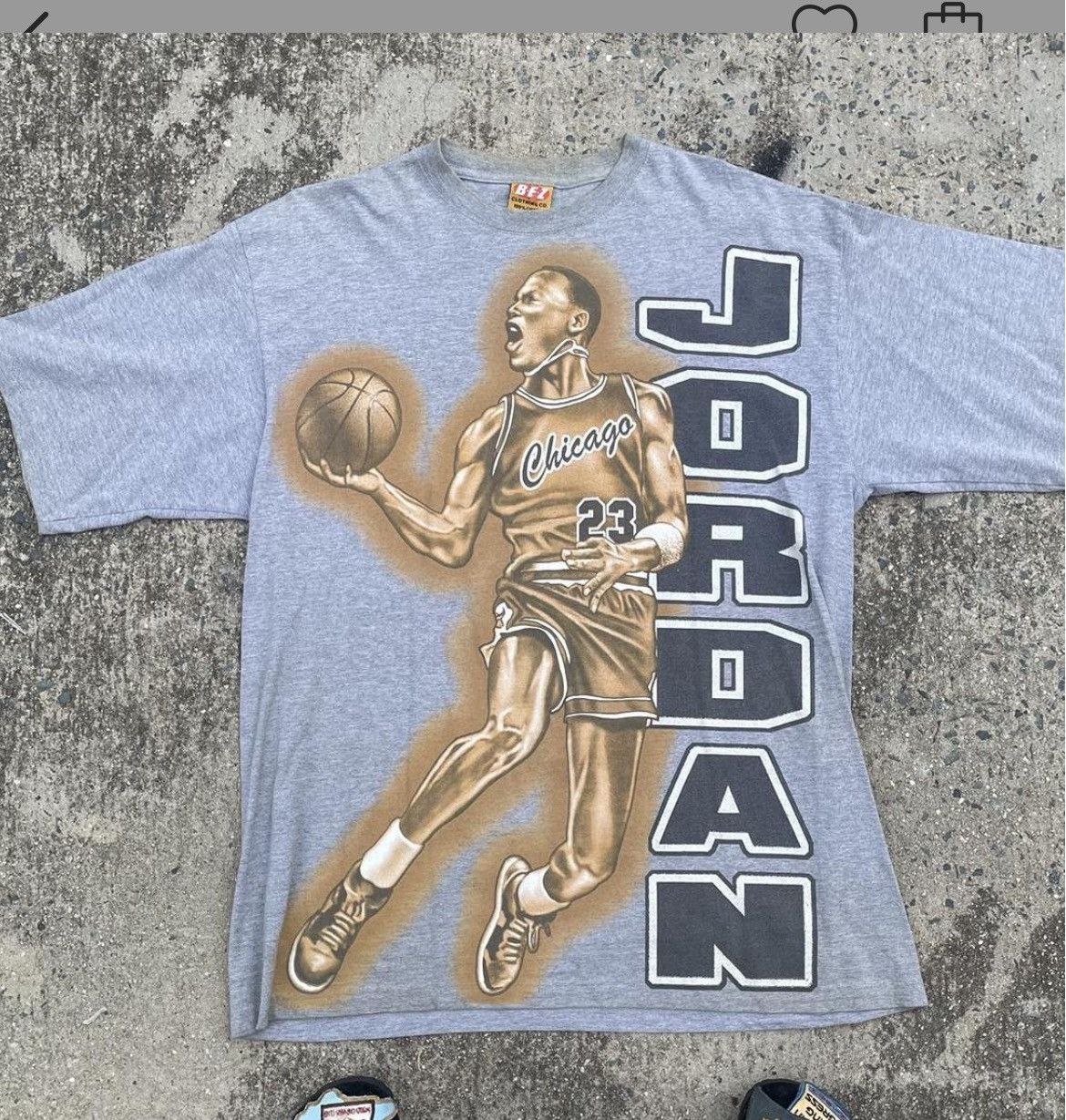 Vintage Vintage BEZ Jordan Graphic Tee Size US XL / EU 56 / 4 - 1 Thumbnail