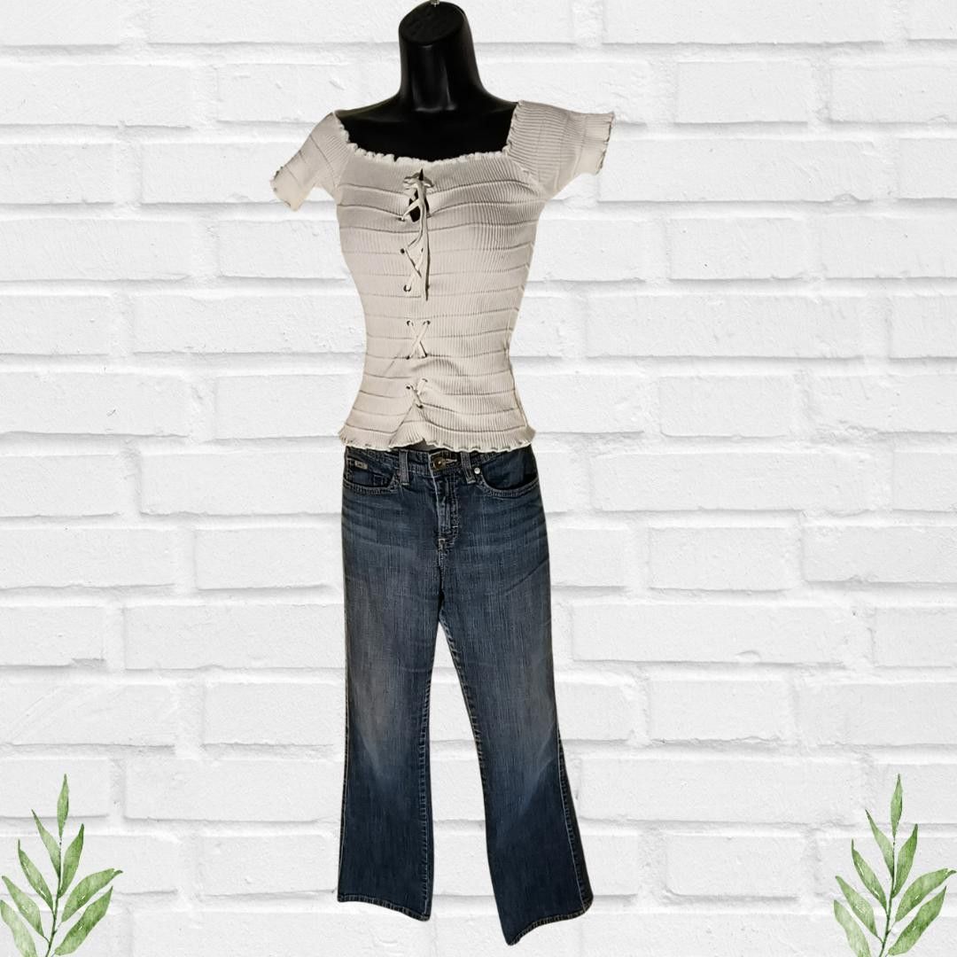 Lee Lee Women's Bootcut Lower on the Waist Blue Denim Size 8 Size 30" / US 8 / IT 44 - 1 Thumbnail