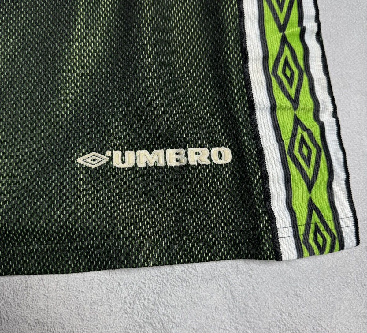 Umbro Manchester United 1998 1999 Goalkeeper Soccer Shorts Umbro Size US 36 / EU 52 - 4 Thumbnail