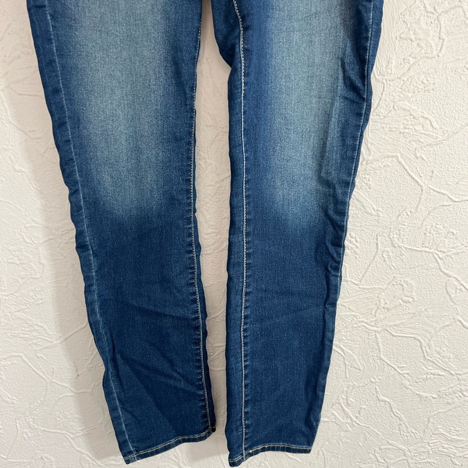 Levi's Signature by Levis Totally Shaping Pull-On Skinny 29x32 Size 29" - 3 Thumbnail