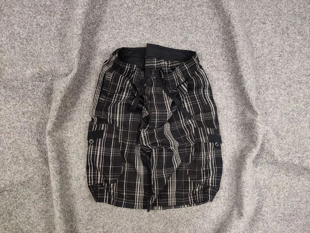 Vintage Nike Y2K Style Striped Black Cargo Baggy Shorts