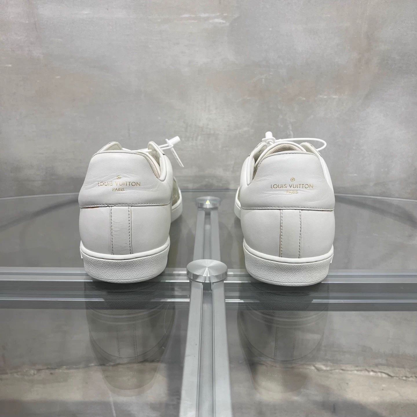 Louis Vuitton LV low-top white UK9 / 43 Size US 9 / EU 42 - 6 Thumbnail