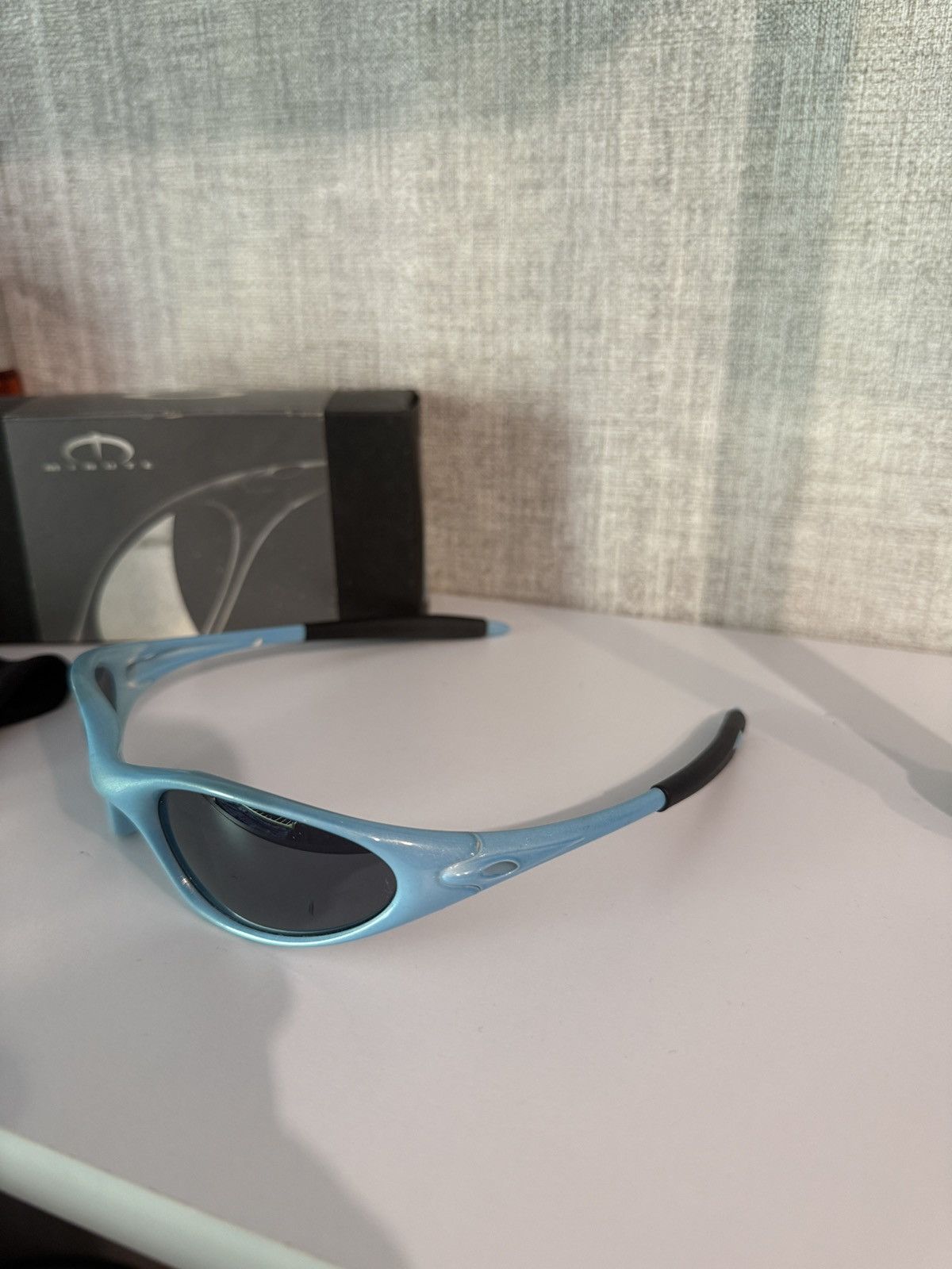 Vintage 90s Oakley Minute 1.0 (First Gen)