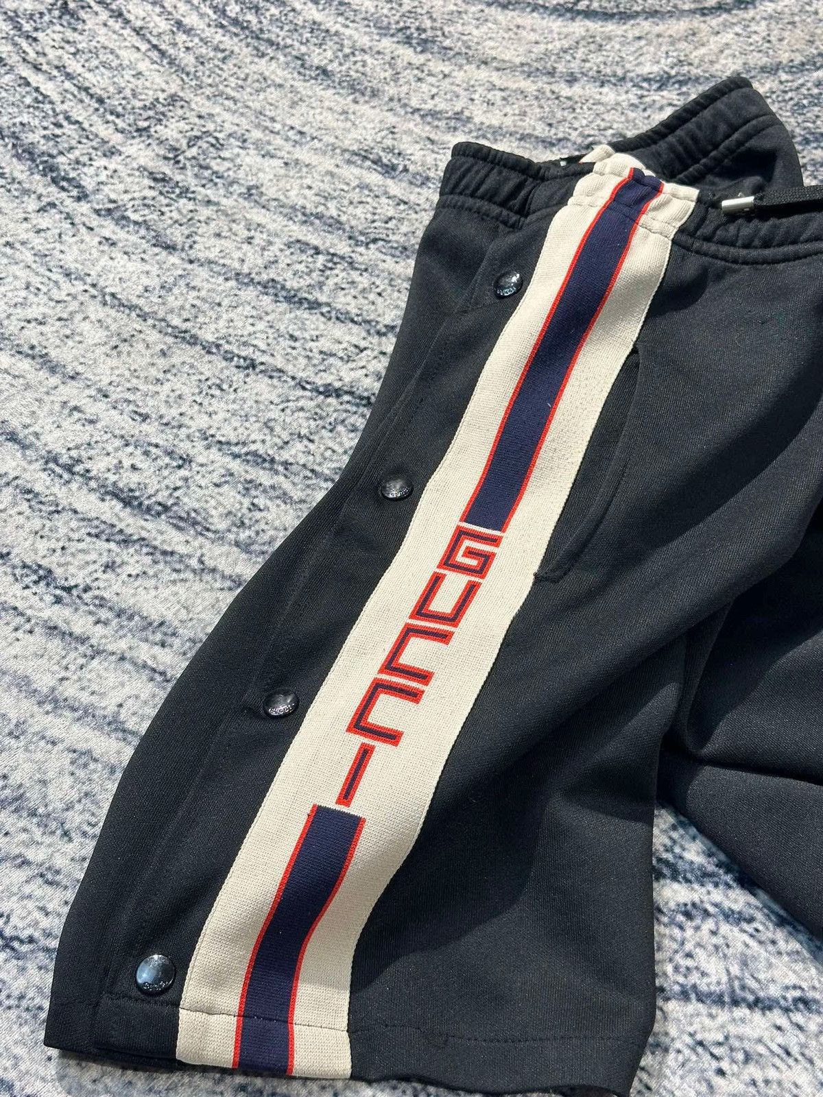 Gucci GUCCI STRIPED SHORT PANTS Size US 38 / EU 54 - 2 Thumbnail