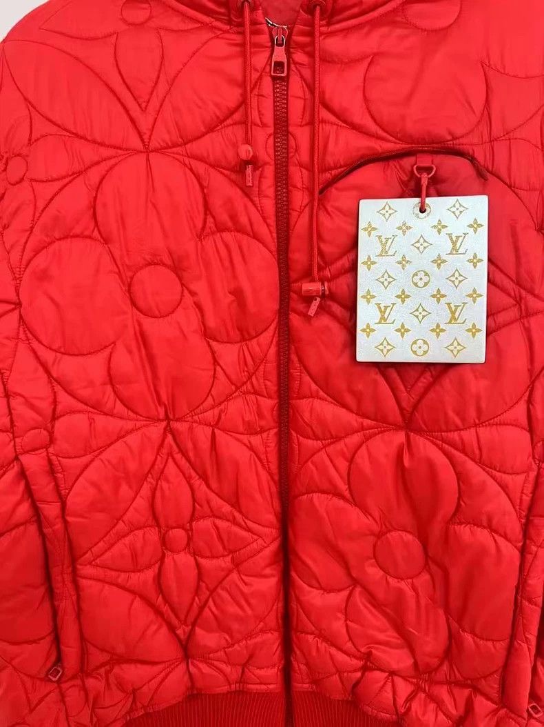Louis Vuitton Louis Vuitton red three-flower embossed logo jacket Size US M / EU 48-50 / 2 - 2 Thumbnail