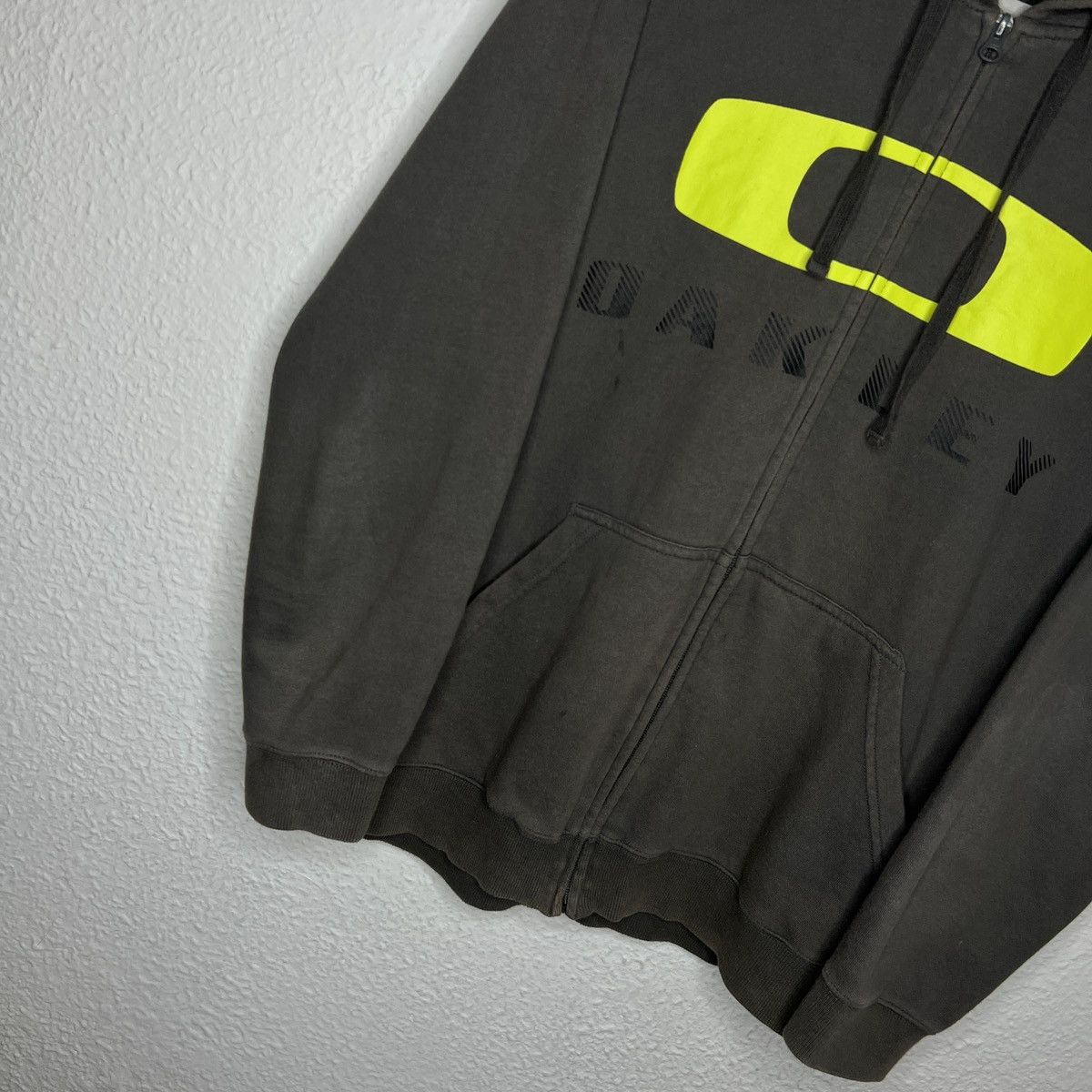 Oakley Oakley Vintage Hoodie Zip Big Spellout Logo Grey Brown 90s Size US L / EU 52-54 / 3 - 2 Thumbnail