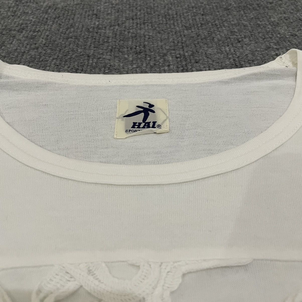 Issey Miyake Hai by Issey Miyake White Lace Embroidery LS Crop Top Size M / US 6-8 / IT 42-44 - 4 Thumbnail
