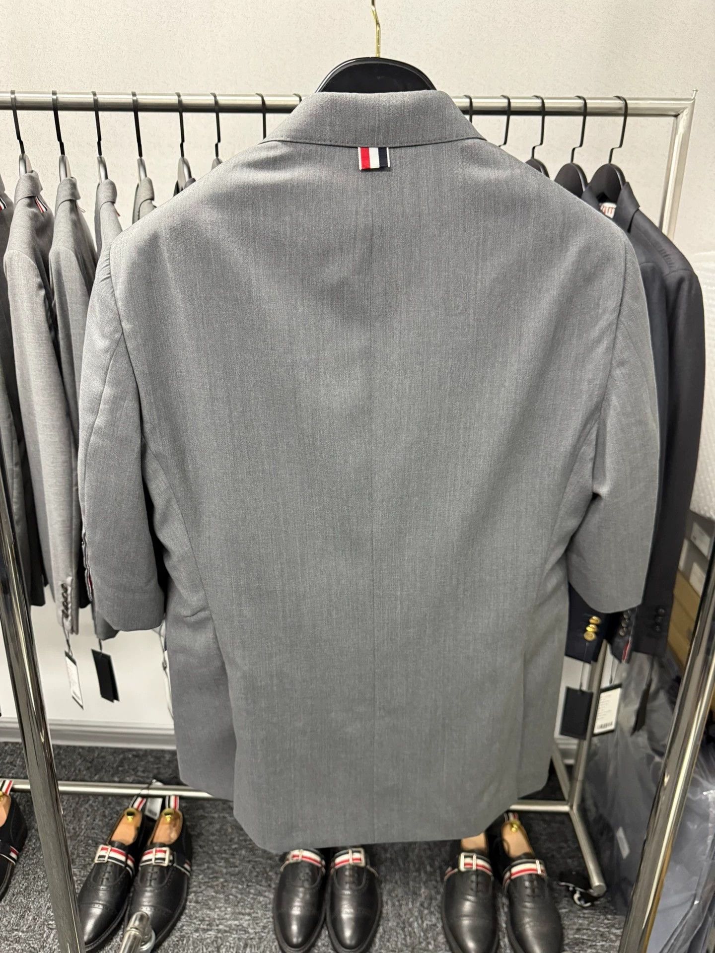 Thom Browne Thom Browne Short Suit Jacket Mid Gray Size3 Rare Size US L / EU 52-54 / 3 - 2 Thumbnail