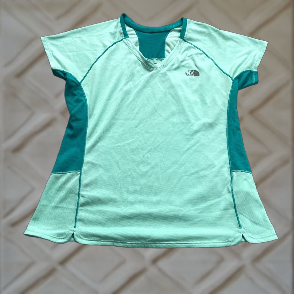 The North Face The North Face Flash Dry Active Top Short Sleeve V-Neck Medium Green Womens Size M / US 6-8 / IT 42-44 - 1 Thumbnail