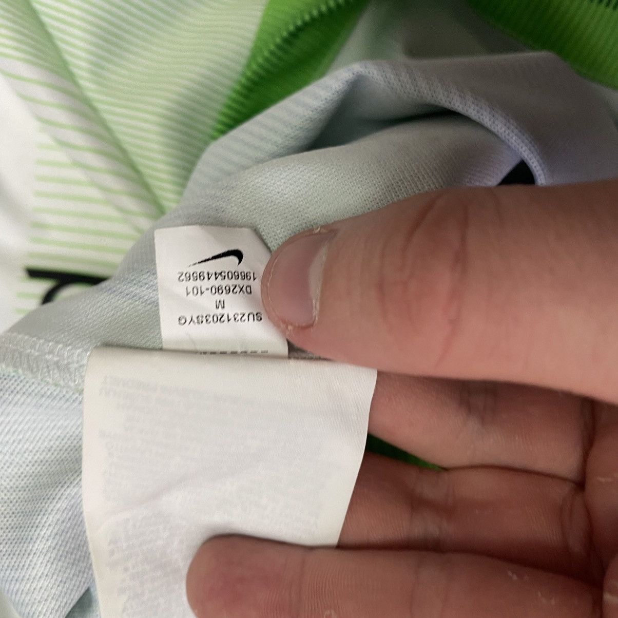 Nike Mens Nike Liverpool Small Logo 2023 soccer jersey Size US M / EU 48-50 / 2 - 11 Thumbnail