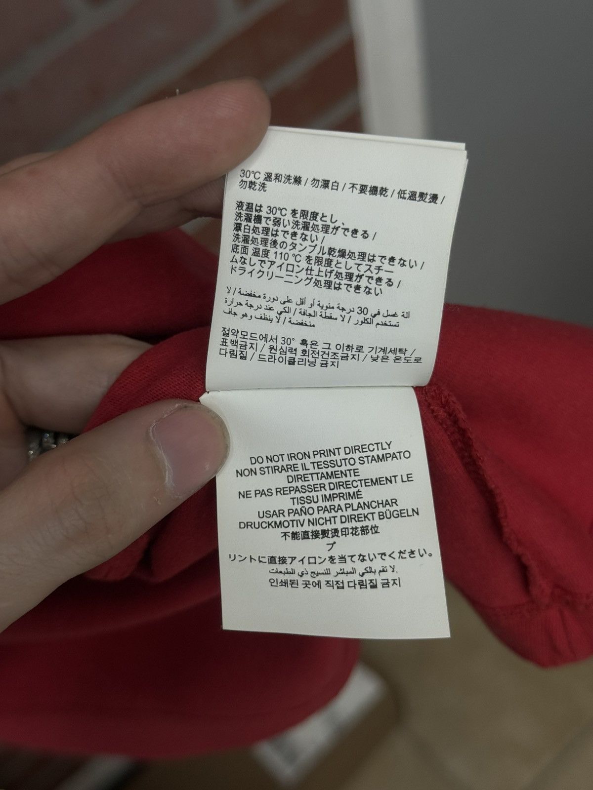 Off-White Off White Tee Shirt Size Large Red Pre Owned Dry Cleaned Size US L / EU 52-54 / 3 - 15 Thumbnail