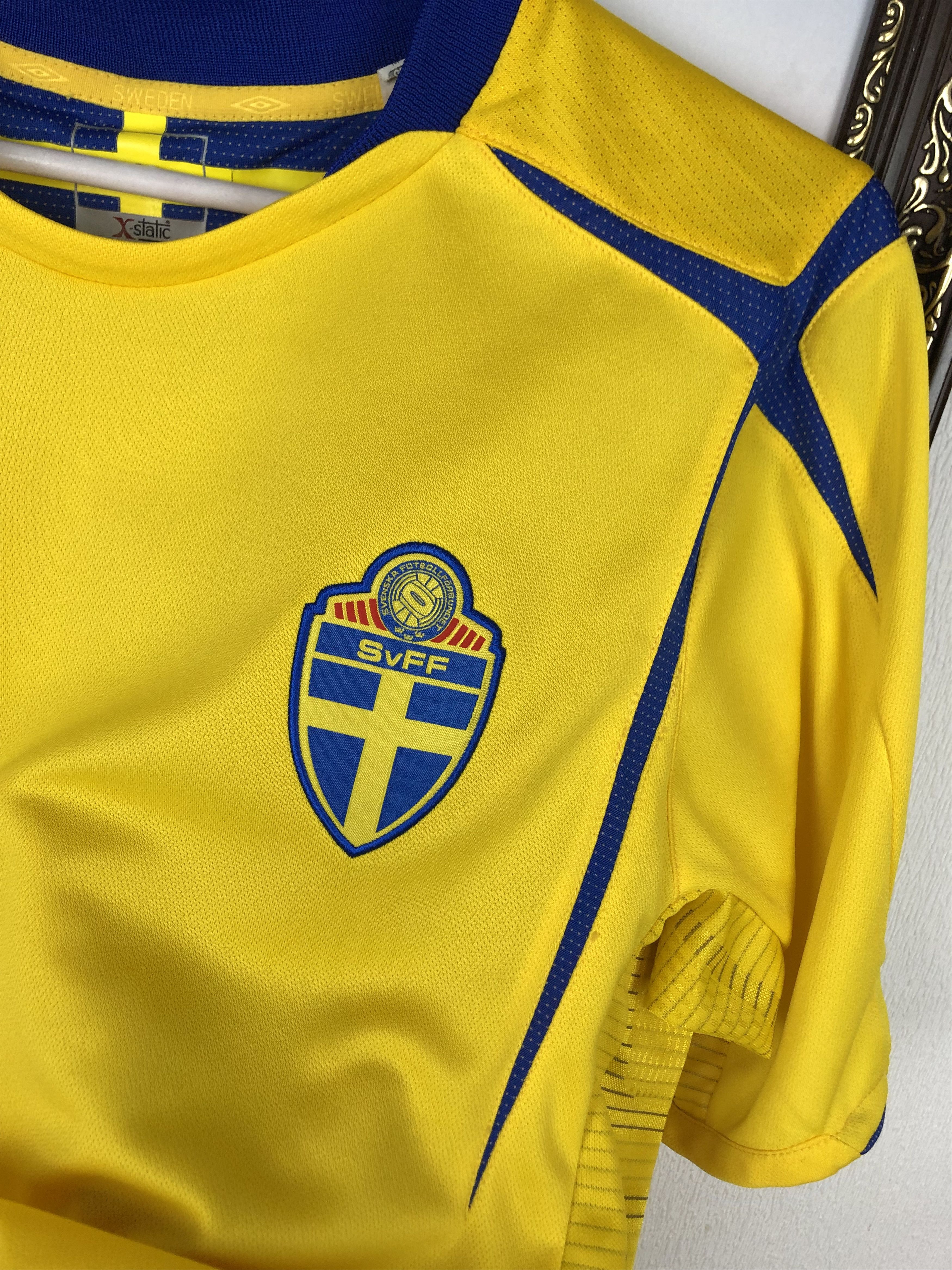 Umbro Sweden football shirt 2005 Soccer Umbro Jersey Tee Hype Size US M / EU 48-50 / 2 - 3 Thumbnail
