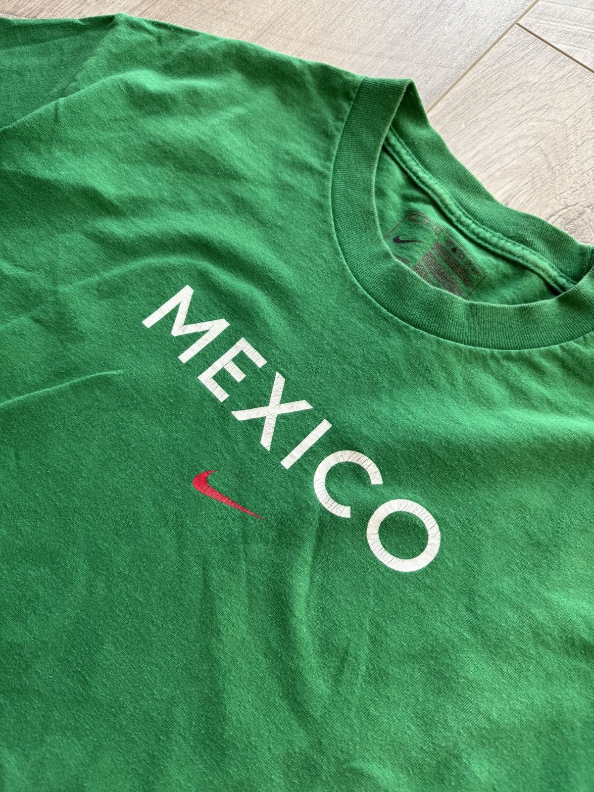 Nike Vintage Nike T-shirt Green Y2k Mexico Size US M / EU 48-50 / 2 - 5 Thumbnail