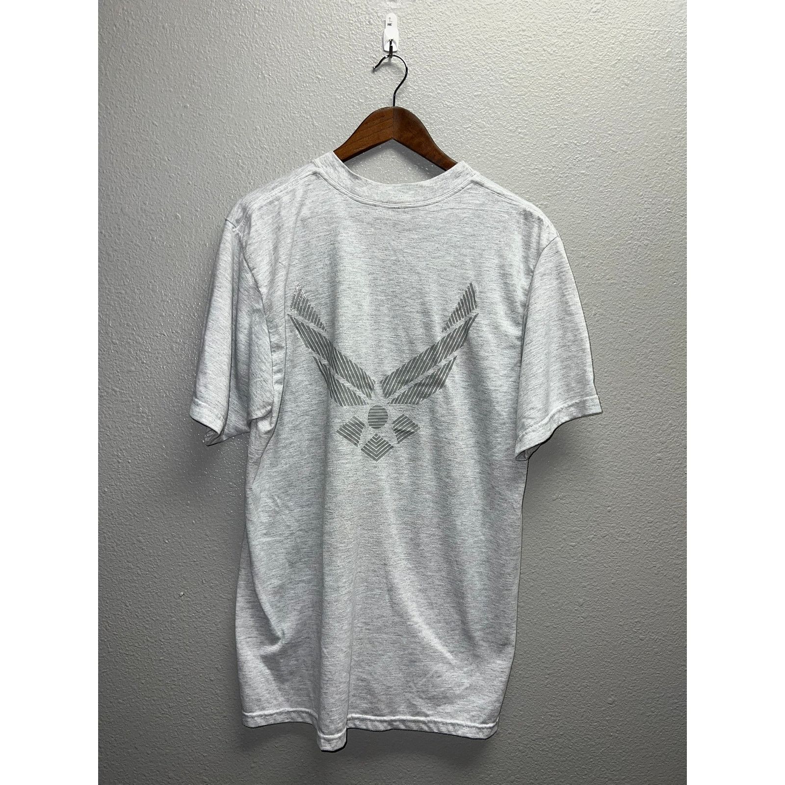 Vintage Vintage Air Force Shirt USAF United States Gray Graphic Tee Size US L / EU 52-54 / 3 - 1 Thumbnail