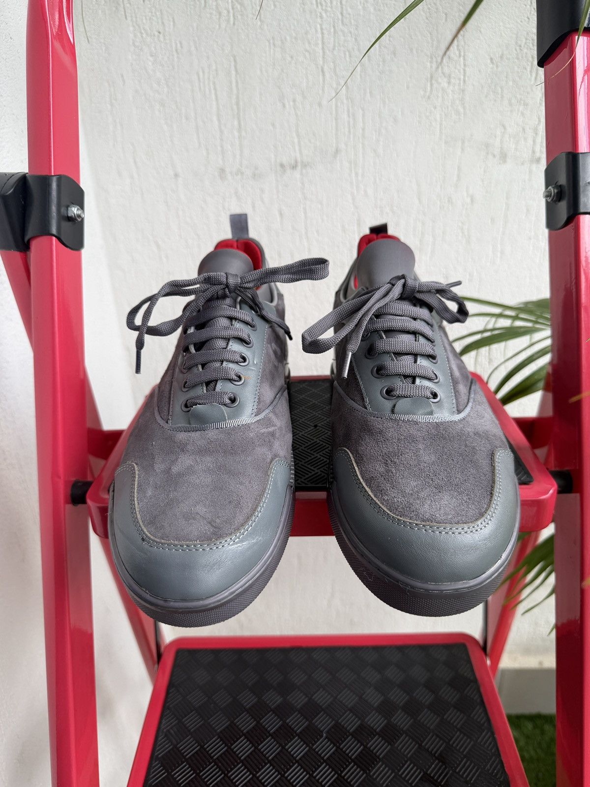 Christian Louboutin Aurelien suede trainers Size US 11 / EU 44 - 5 Thumbnail