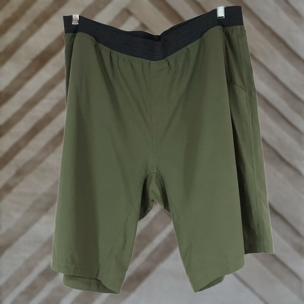 Prana PRANA Men's XXL Green Elastic Waist Polyester Blend Shorts Size US 39 - 1 Thumbnail