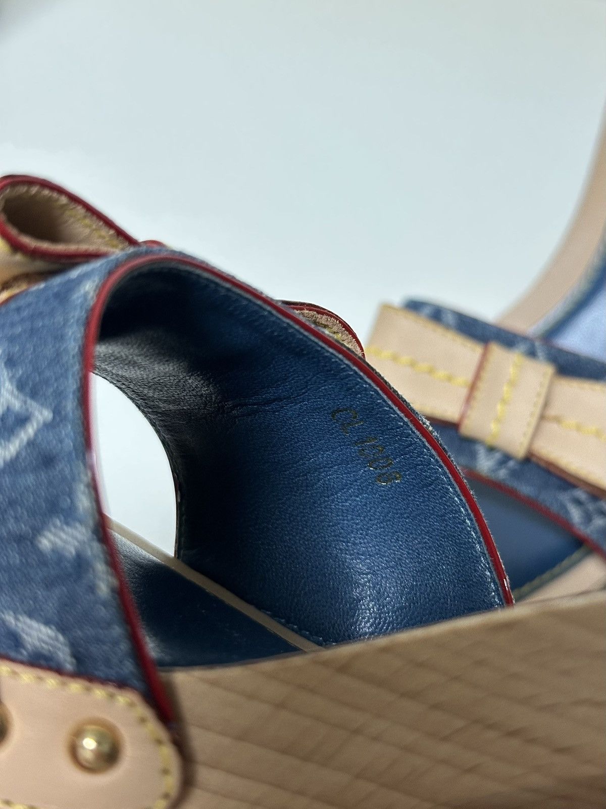 Louis Vuitton LOUIS VUITTON Monogram Denim Leather Bow Platform Sandals Size US 5 / IT 35 - 7 Thumbnail