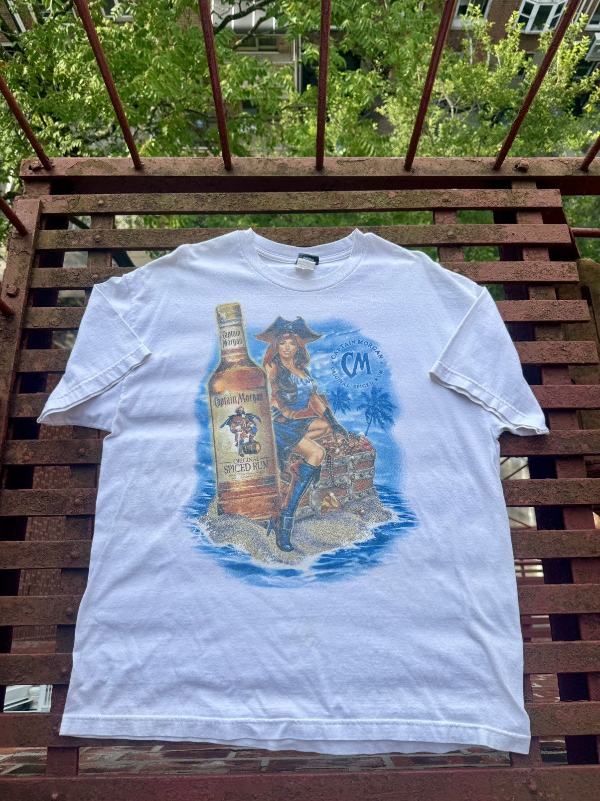 Other VINTAGE Y2K Men’s XL Captain Morgan T-Shirt Size US XL / EU 56 / 4 - 1 Thumbnail