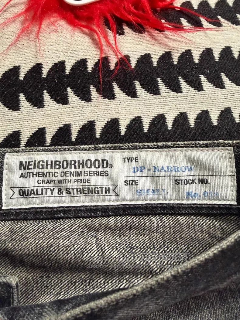 Neighborhood Neighborhood size S Jeans Size US 27 - 2 Thumbnail