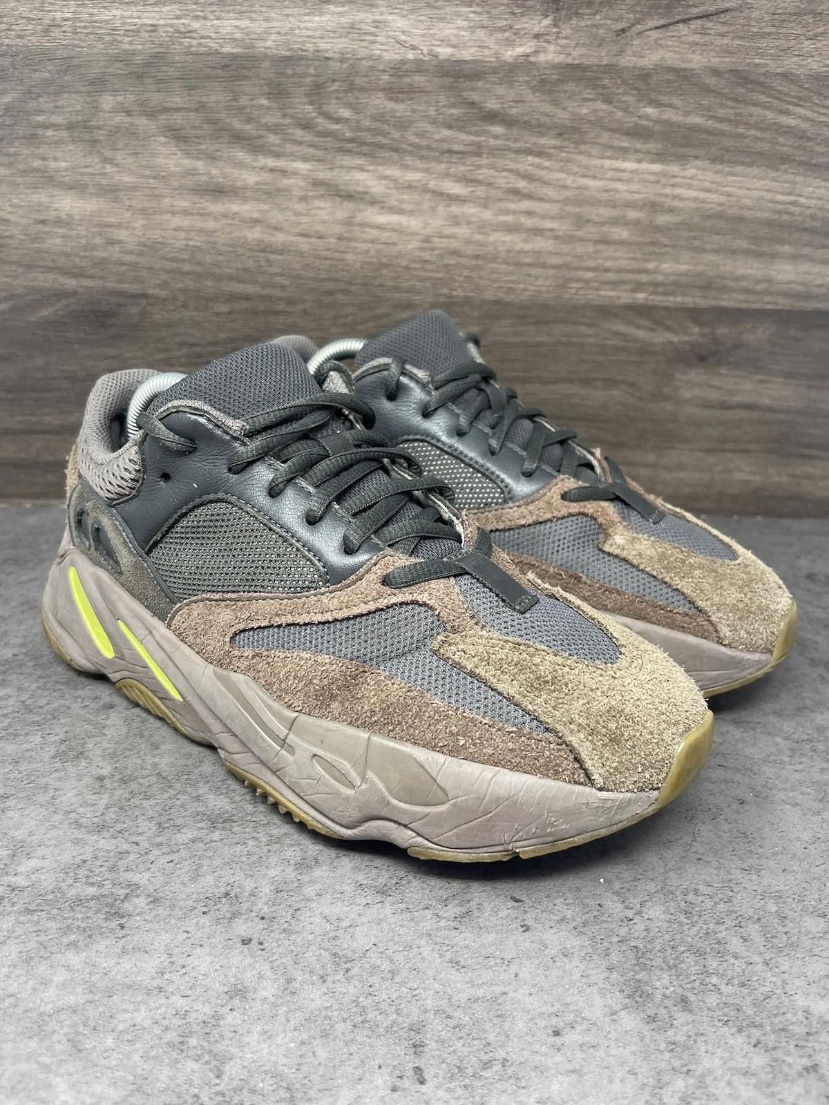 Adidas Adidas Yeezy Boost 700 Mauve Size 7 Mens Brown Sneakers Size US 7 / EU 40 - 4 Thumbnail