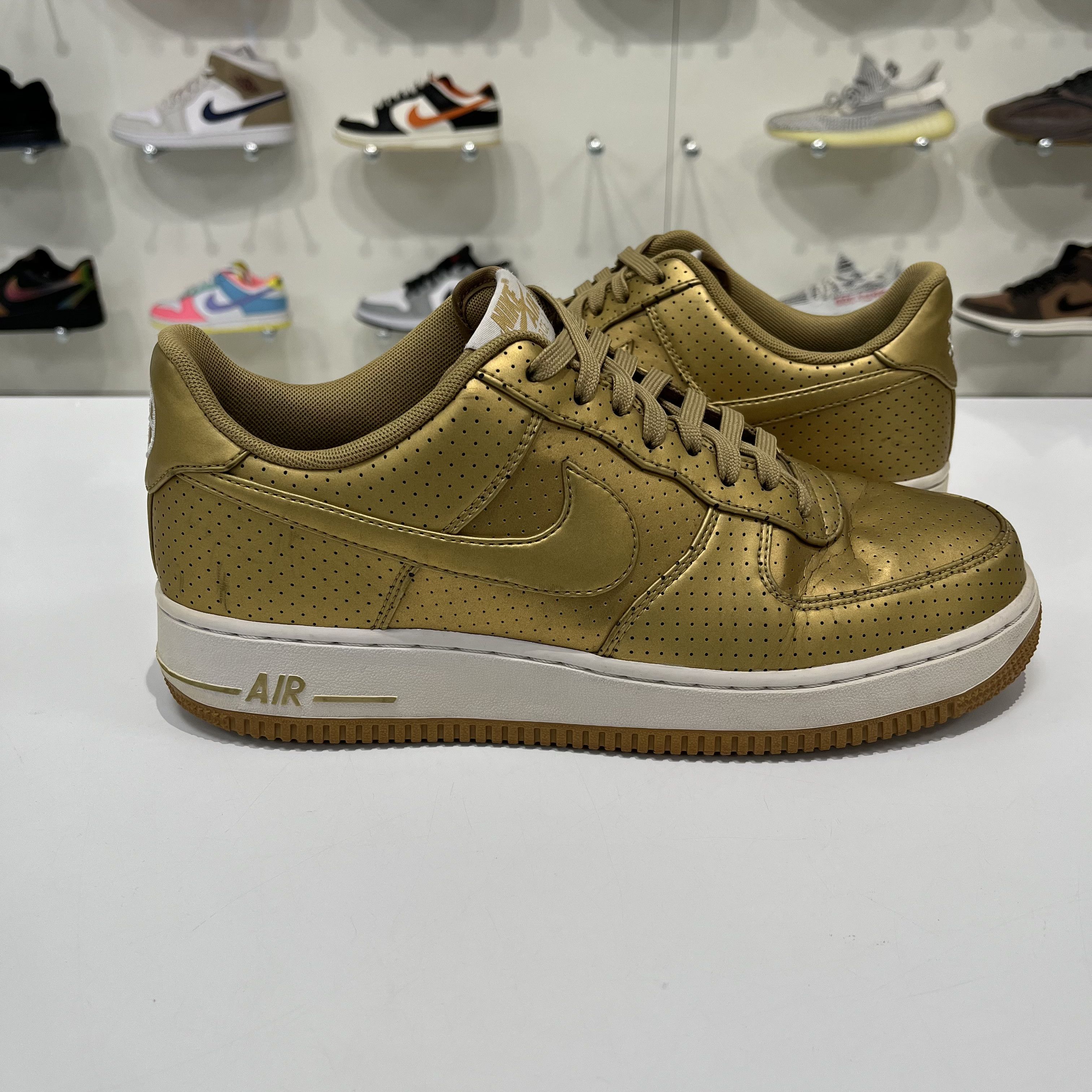 Nike Nike Air Force 1 Low Gold Size US 9 / EU 42 - 1 Thumbnail