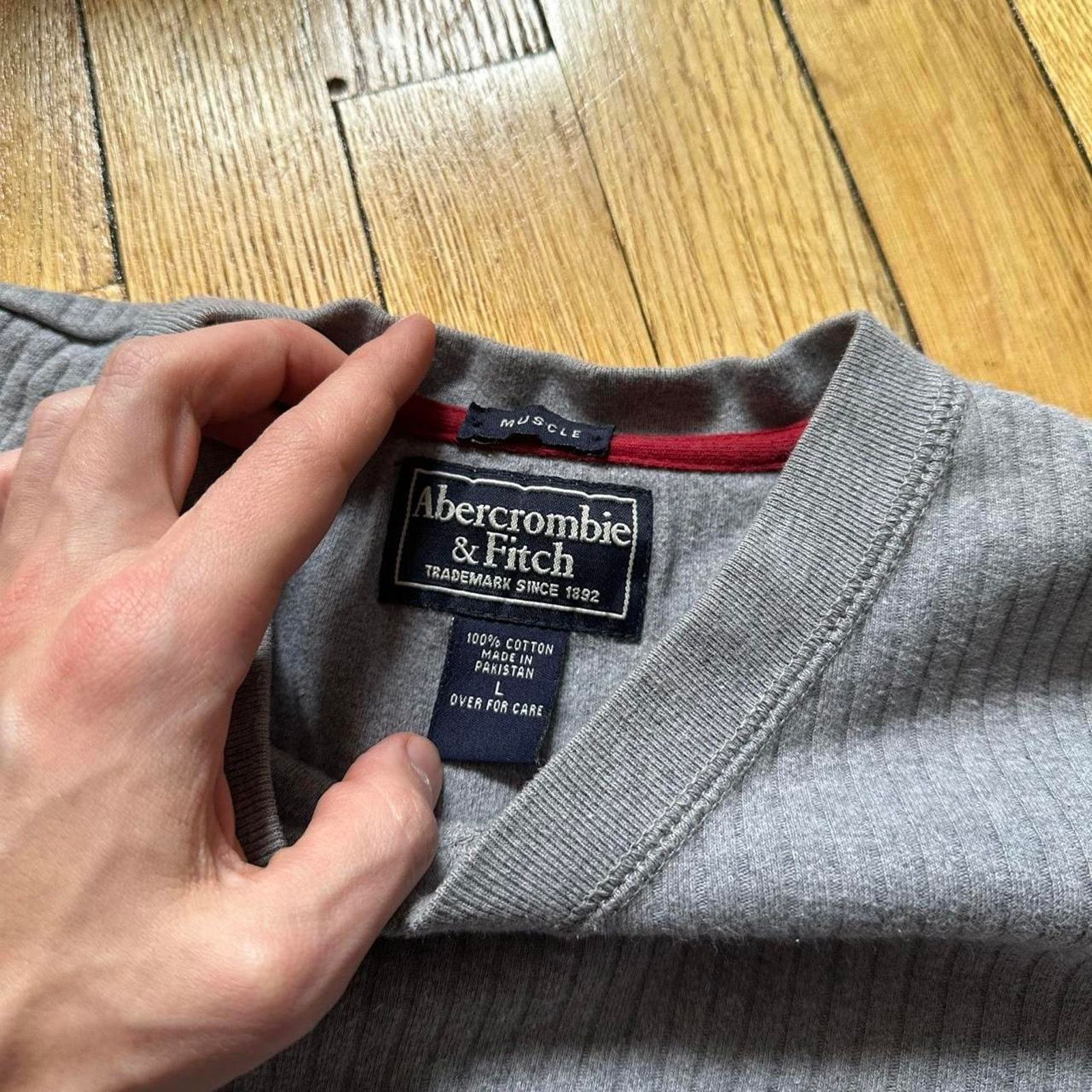 Abercrombie & Fitch × Vintage Y2K Abercrombie Ribbed V Neck Longsleeve Pullover Sweater Size US L / EU 52-54 / 3 - 5 Thumbnail