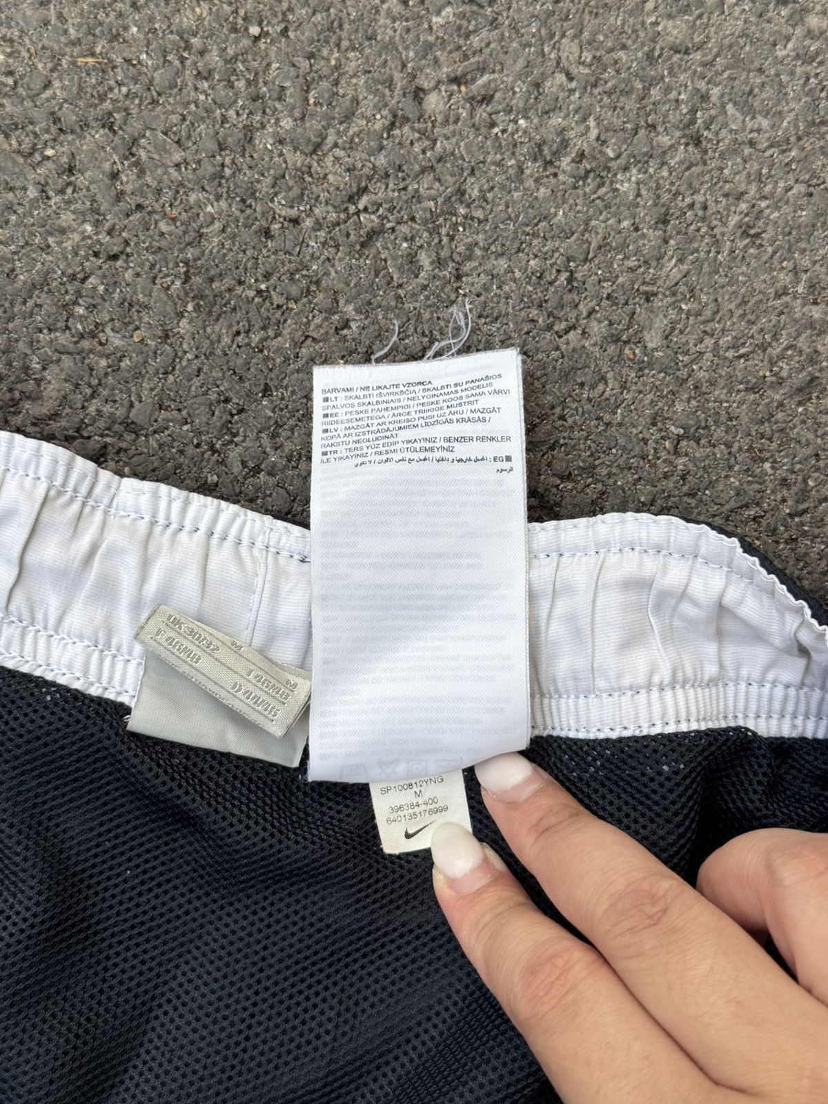 Nike Vintage Nike 00's Short Pants Size US 32 / EU 48 - 9 Thumbnail