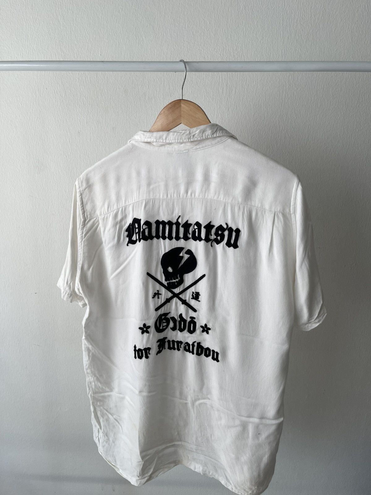 20471120 × Hysteric Glamour × Japanese Brand Gado x Namitatsu Skull button ups Rayon shirt Size US M / EU 48-50 / 2 - 1 Thumbnail
