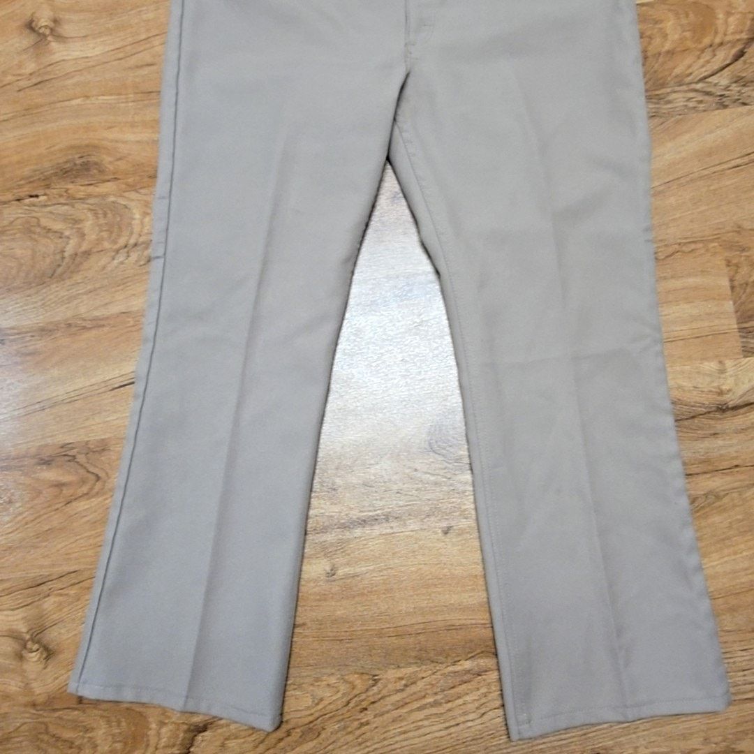 Wrangler Vintage Wrangler Mens 40x32 Pants Khaki Dress Pants 90s VTG Size US 40 / EU 56 - 2 Thumbnail