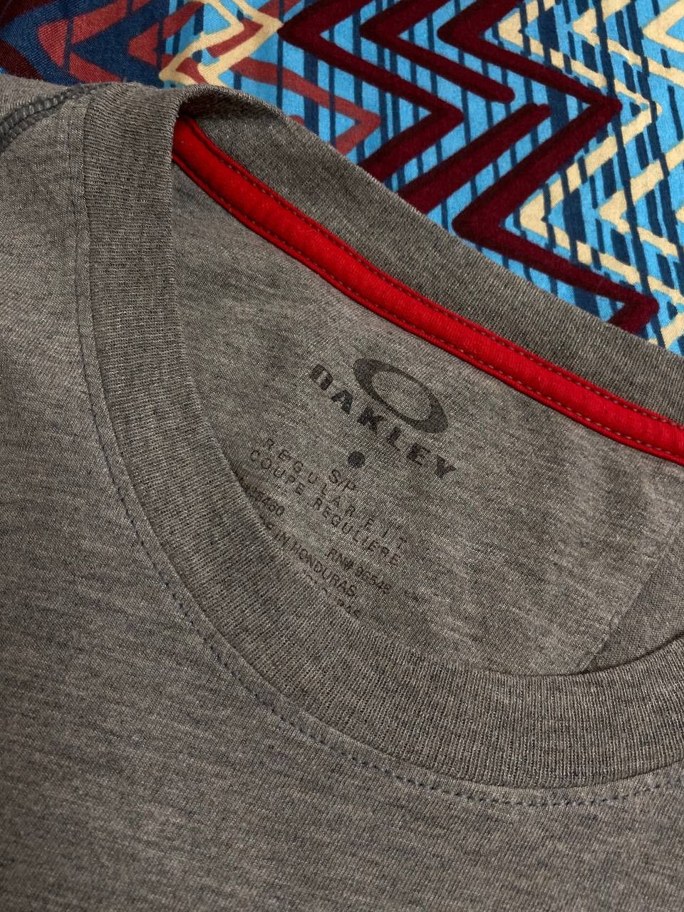 Oakley Streetwear T-Shirt Oakley big logo gray Y2K Vintage Size US S / EU 44-46 / 1 - 9 Thumbnail