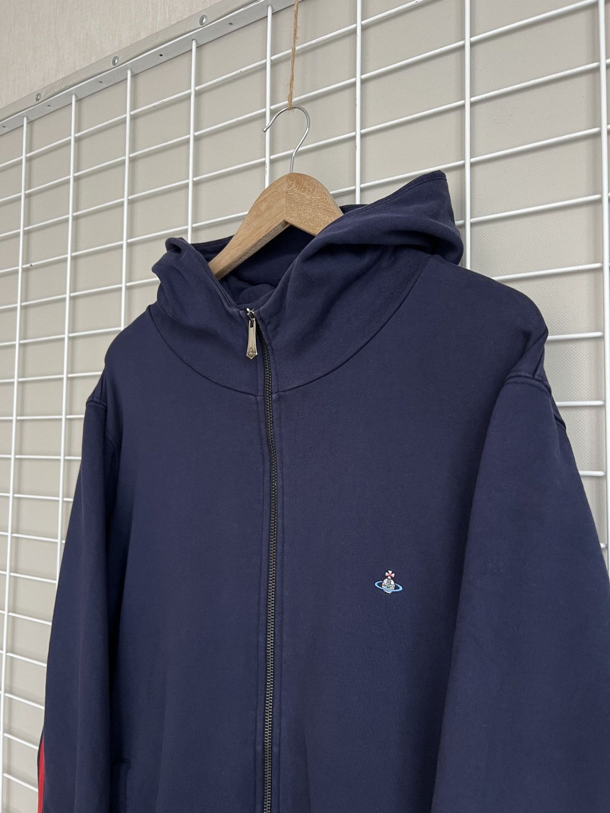 Vivienne Westwood Vivienne Westwood Orb Zip Hoodie Mens Size L/XL Embroidered Size US XL / EU 56 / 4 - 4 Thumbnail