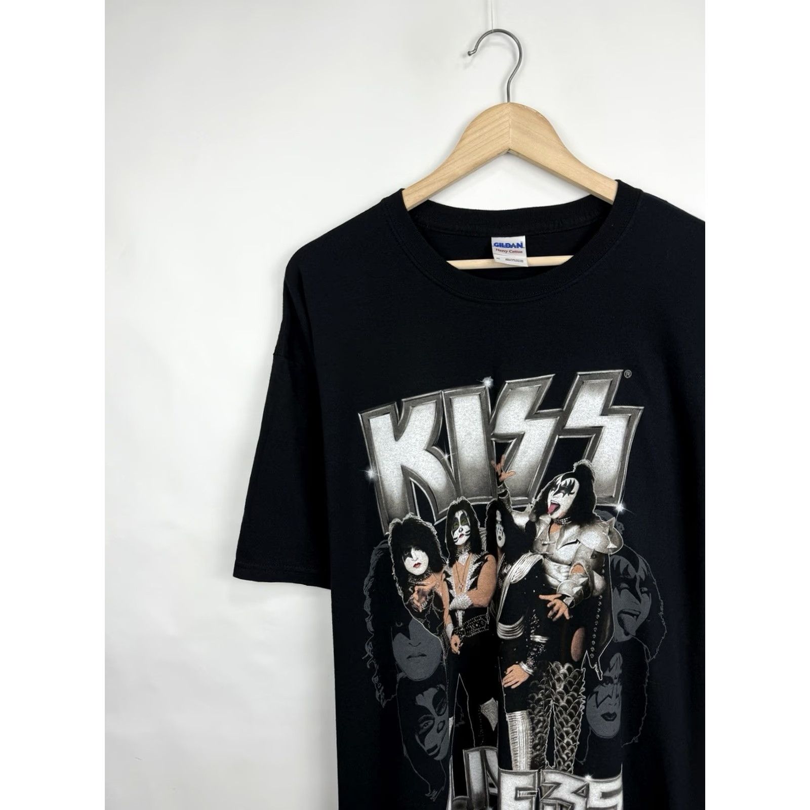 Gildan VINTAGE Kiss Alive 35 World Tour 1973 2008 T-Shirt Retro XL Mens Black Gildan Regular Size XL Shirt Size US XL / EU 56 / 4 - 4 Thumbnail