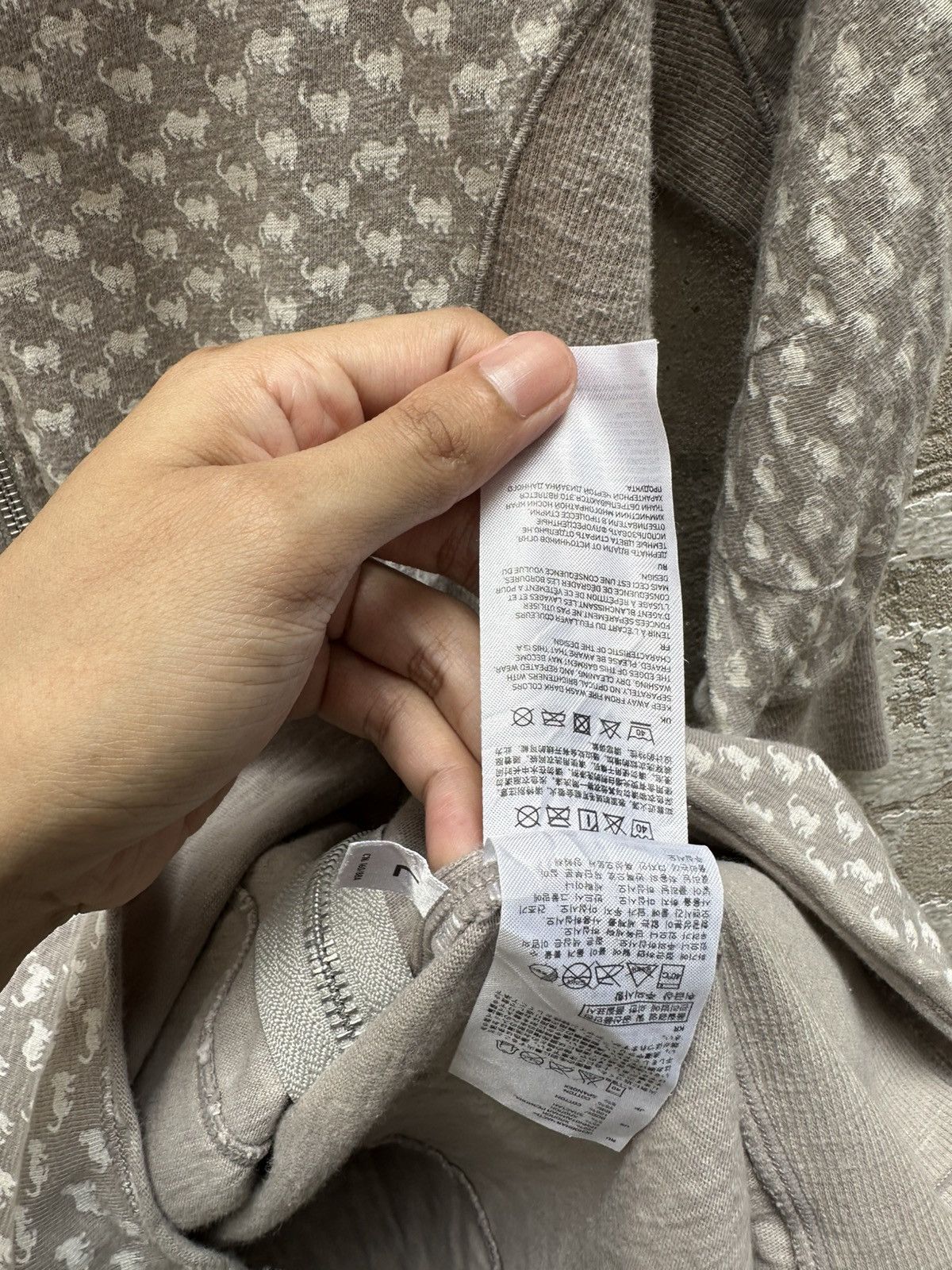 Undercover Authentic Uniqlo Undercover Fullprint Hoodies Size L / US 10 / IT 46 - 6 Thumbnail