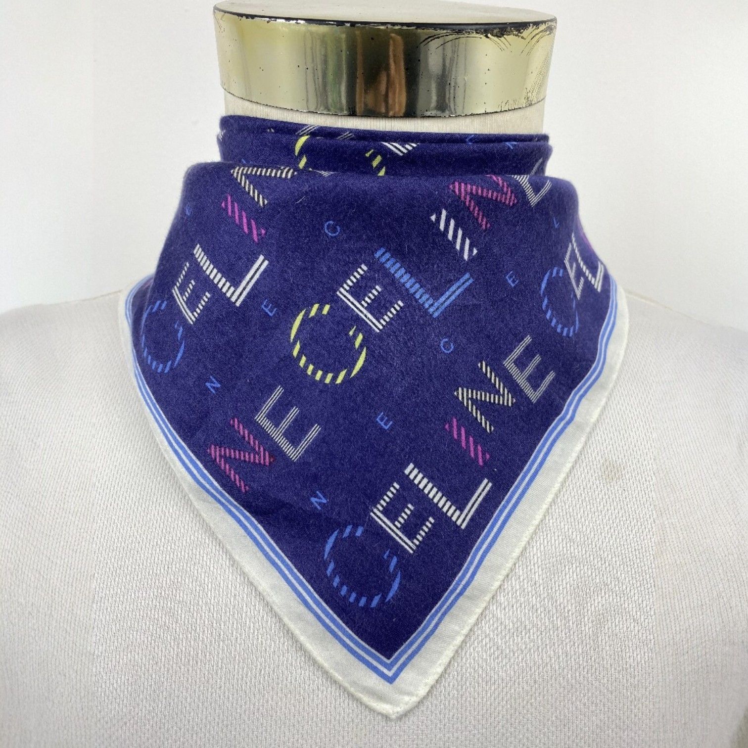 Celine Vintage Celine Handkerchief / Neckerchief HKC1139 Size ONE SIZE - 1 Thumbnail